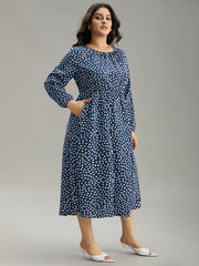 Geometric Print Plicated Detail Pocket Dress