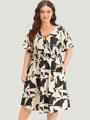 Geometric Print Pocket Surplice Neck Shirred Dress
