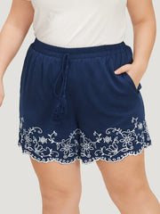 Floral Embroidered Pocket Knotted Lettuce Trim Shorts