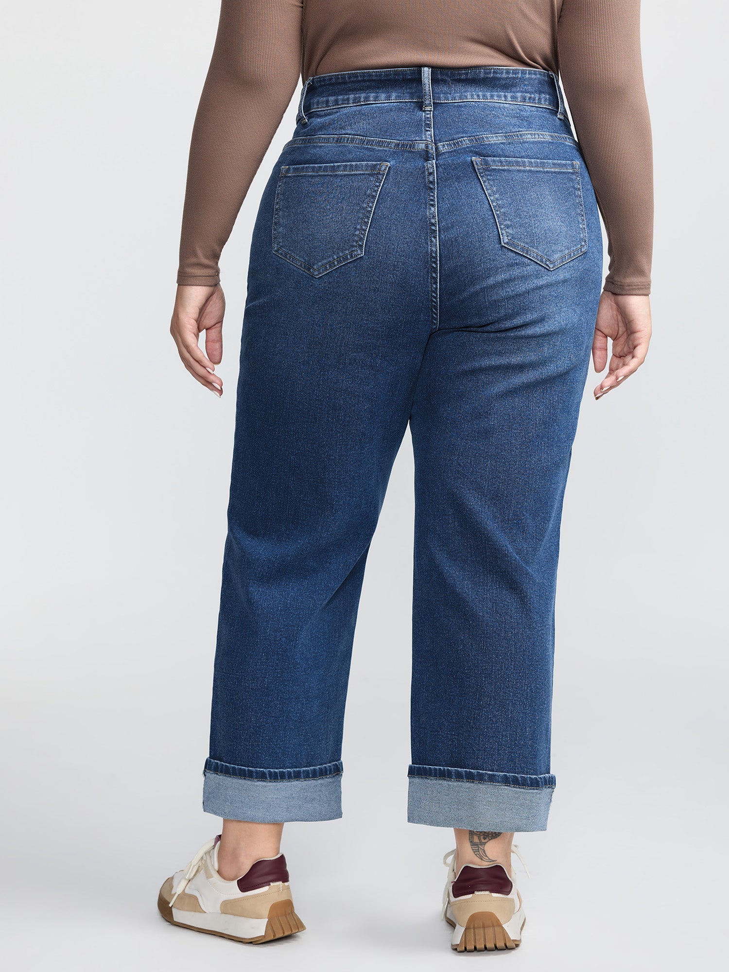 Seamed Rolled Hem Straight-Leg Jeans