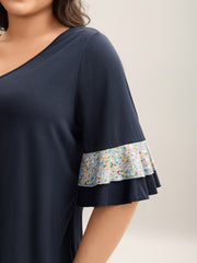 Sleeve Spliced V-Neck Fitted T-Shirt