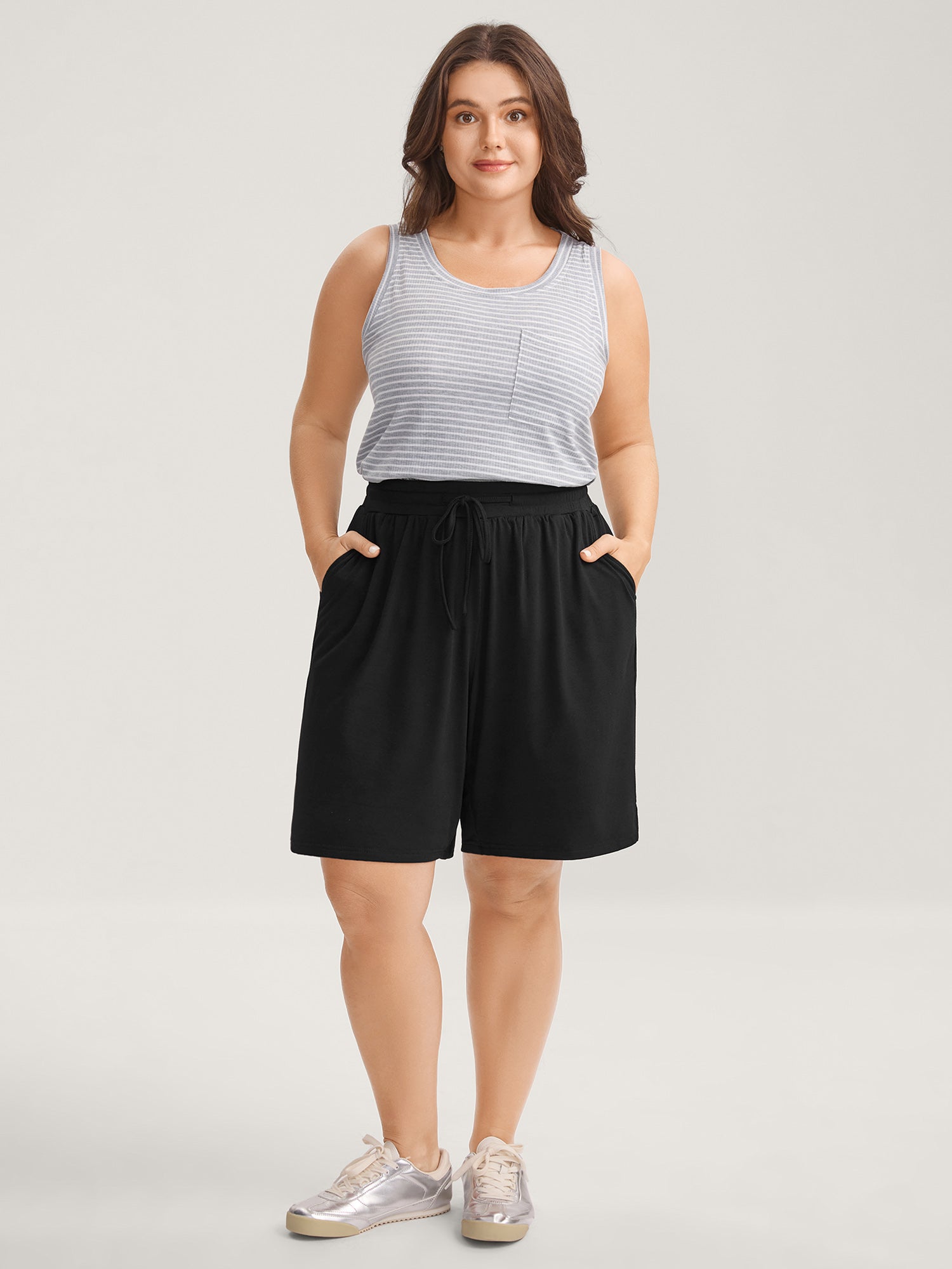 Stretchy Slit Drawstring Straight-Leg Shorts