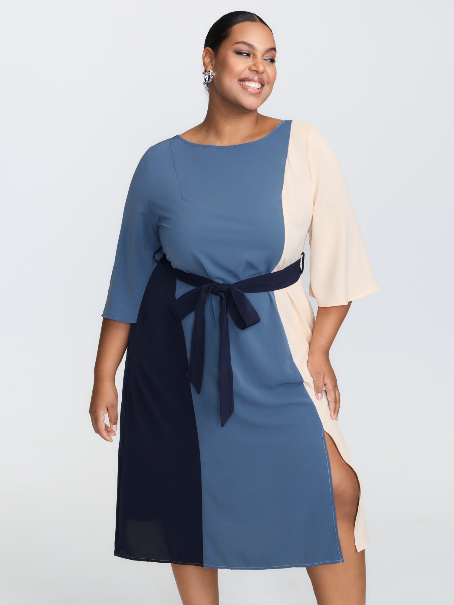 Colorblock Belted Round Neck Midi Dress
