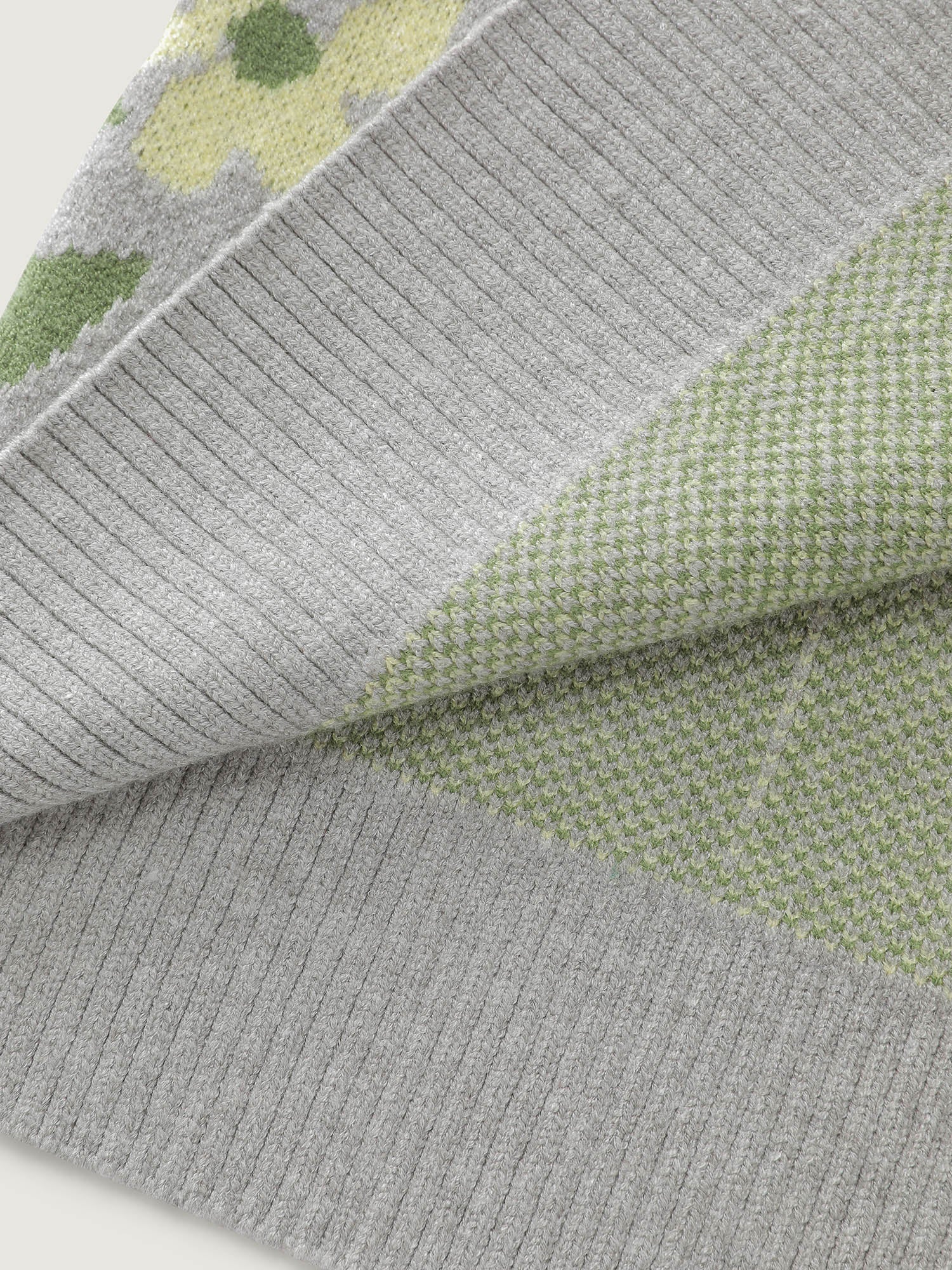 Floral Pattern Jacquard Button Knit Cardigan