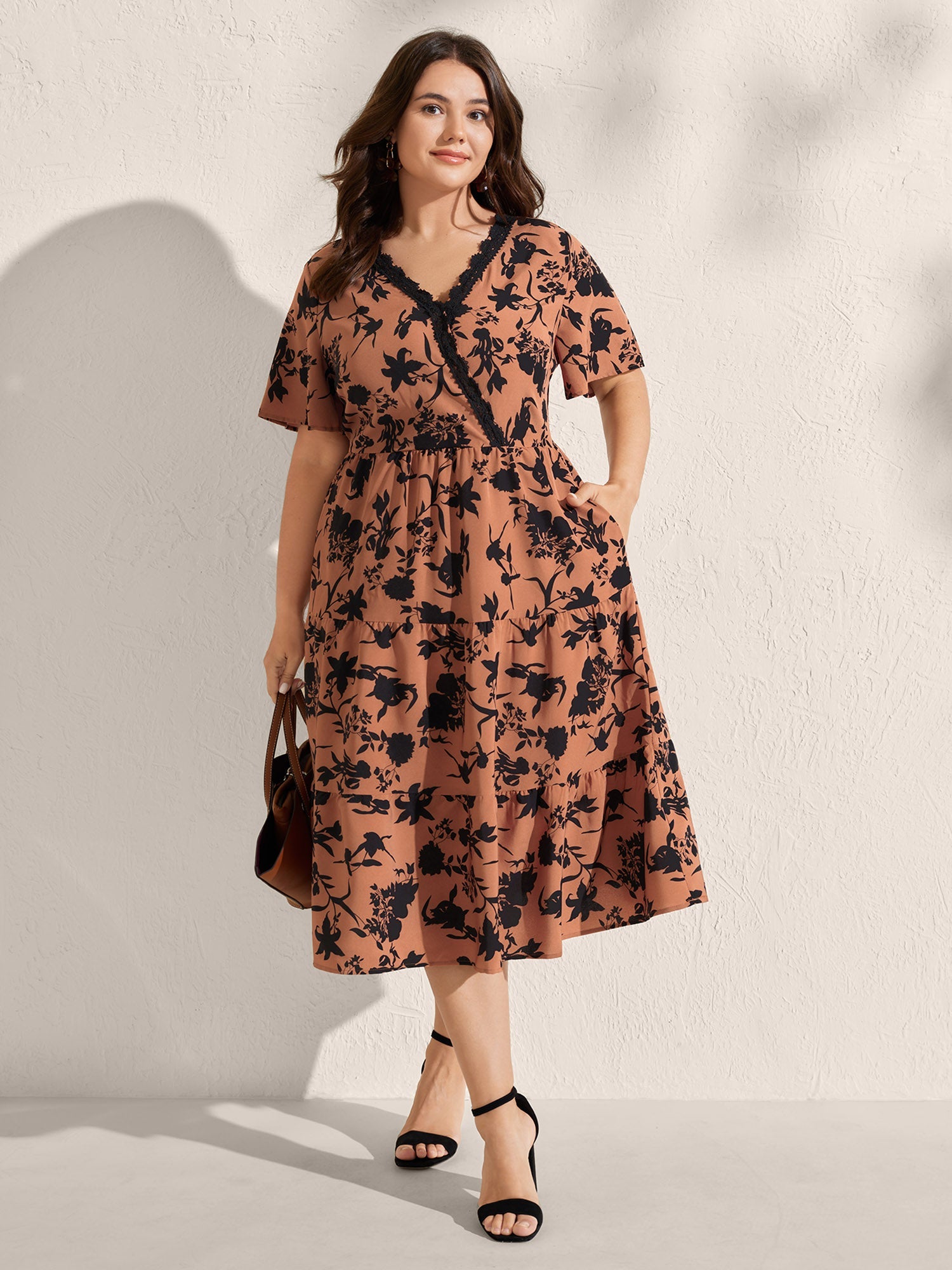 Silhouette Flower Print Contrast Surplice Midi Dress