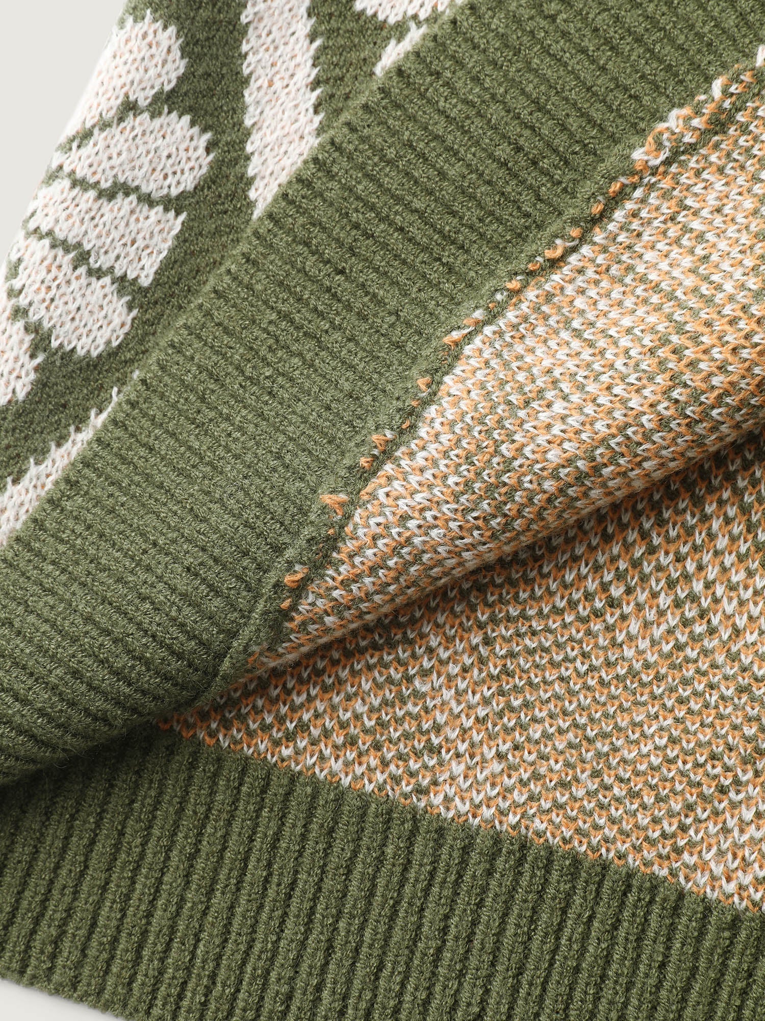 Floral Pattern Jacquard Arc Hem Knit Cardigan