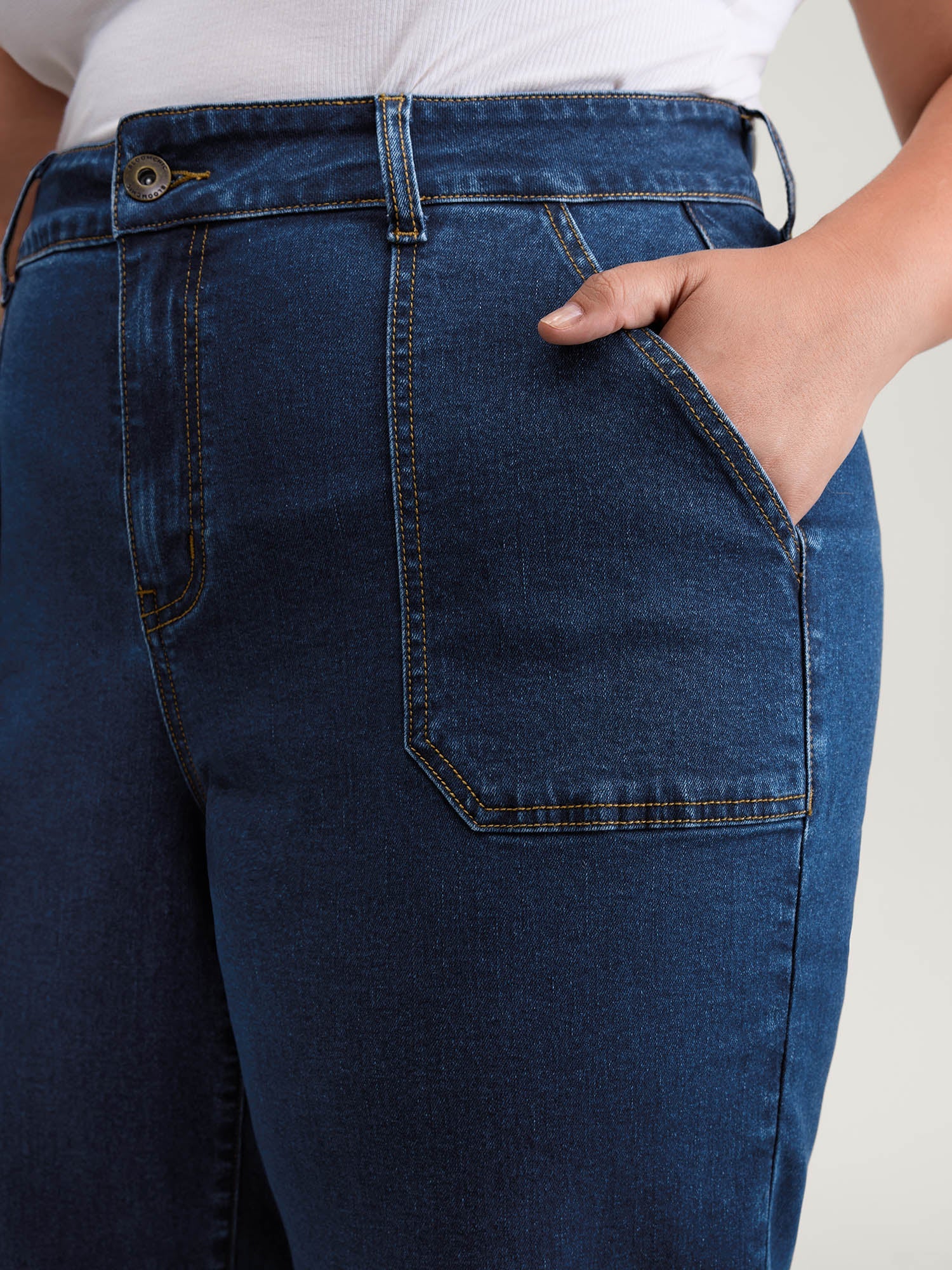 Side Pockets Wide-Leg Jeans