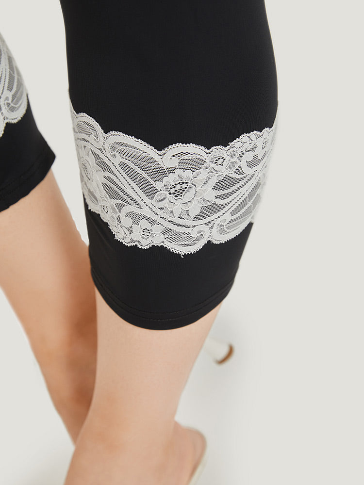 Guipure Lace Elastic Waist Cropped Leggings