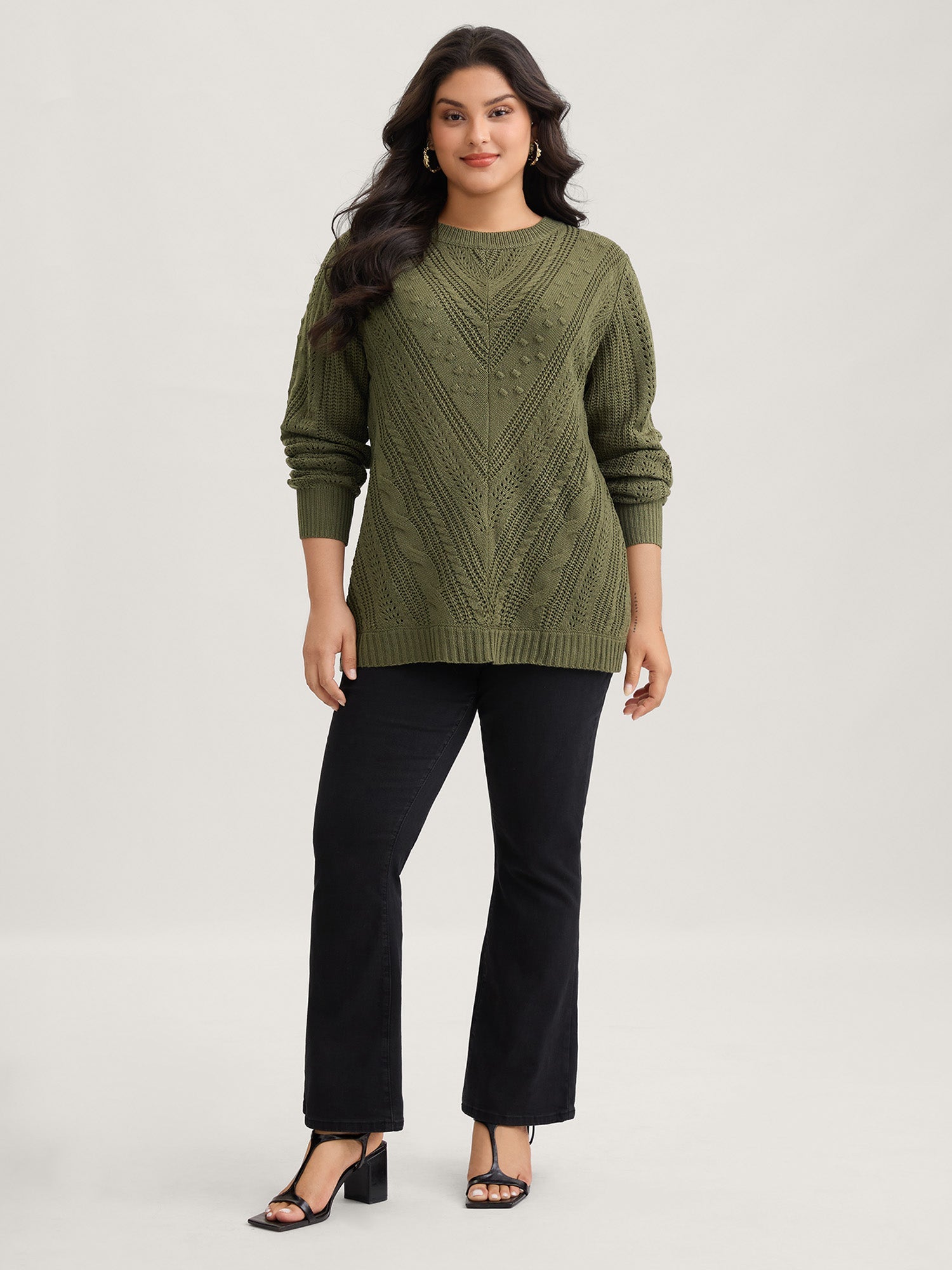 Solid Round Neck Cable Knit Pullover