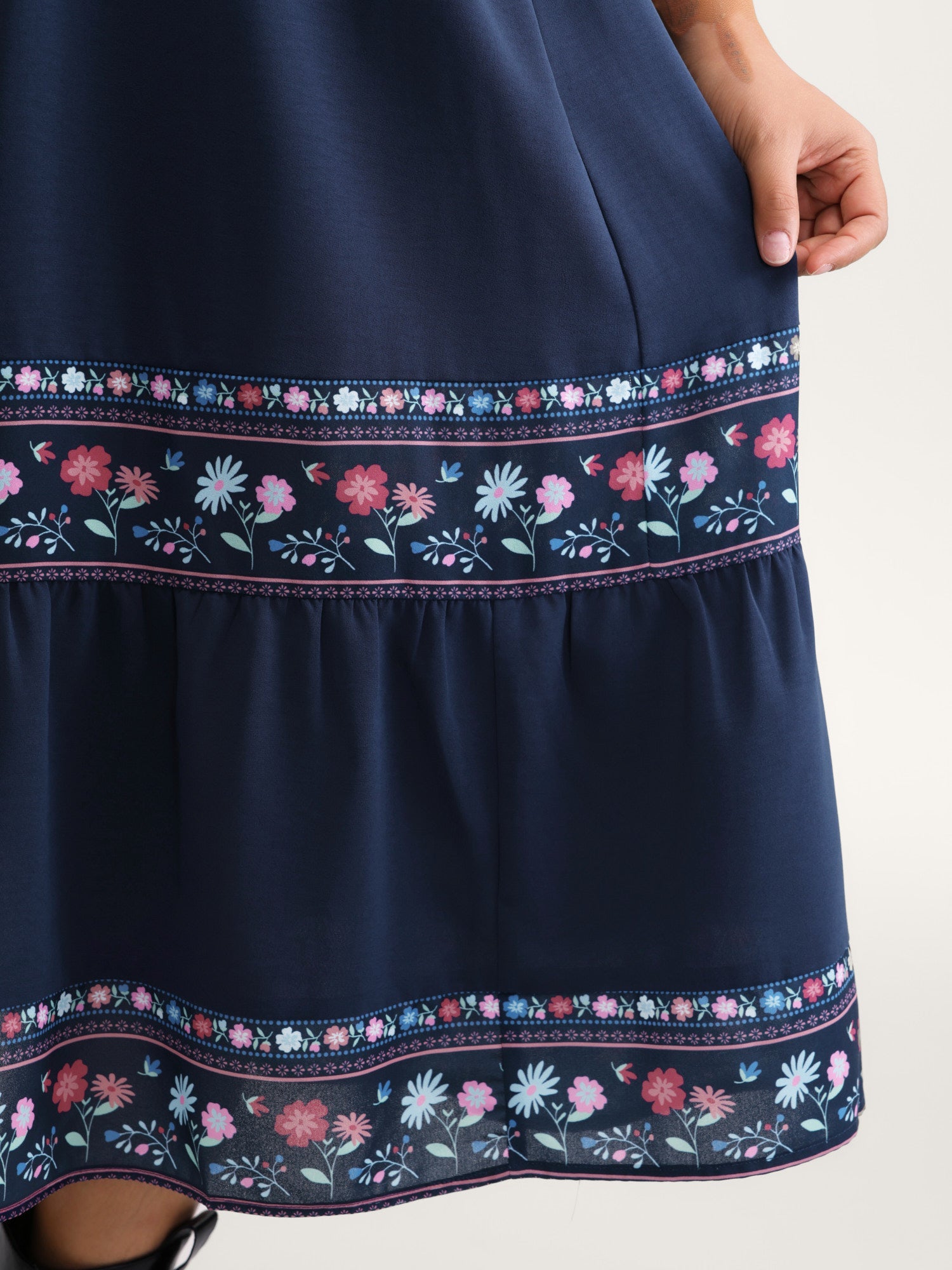 Floral Pattern Stretchy Waist Notched Maxi Dress