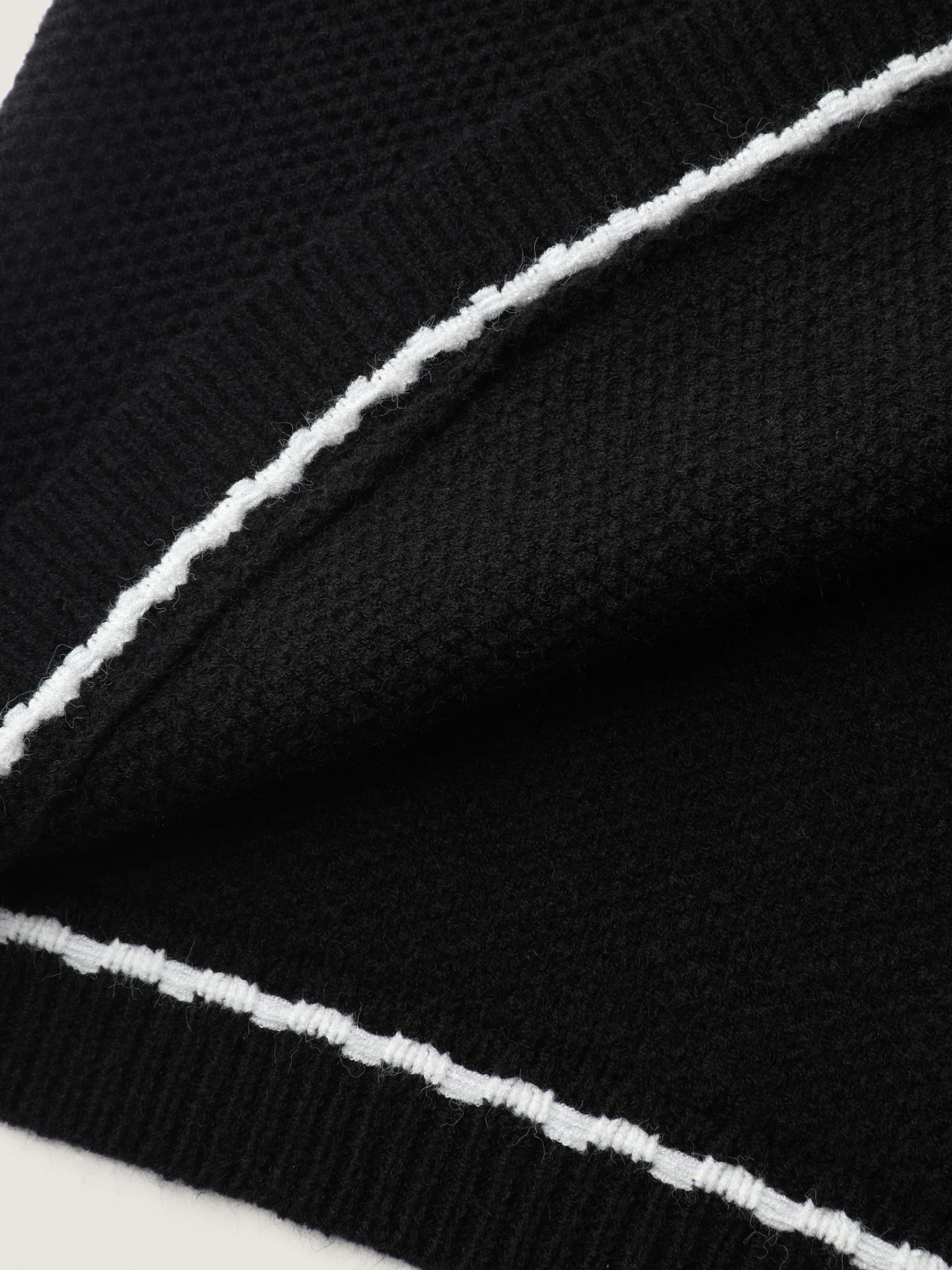 Arc Hem Textured Color Contrast Knit Cardigan