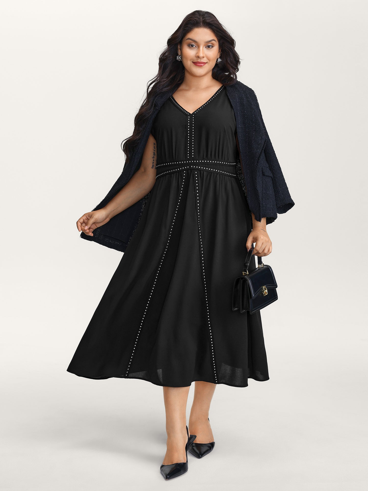 Shirred Side Pockets V-Neck Midi Dress