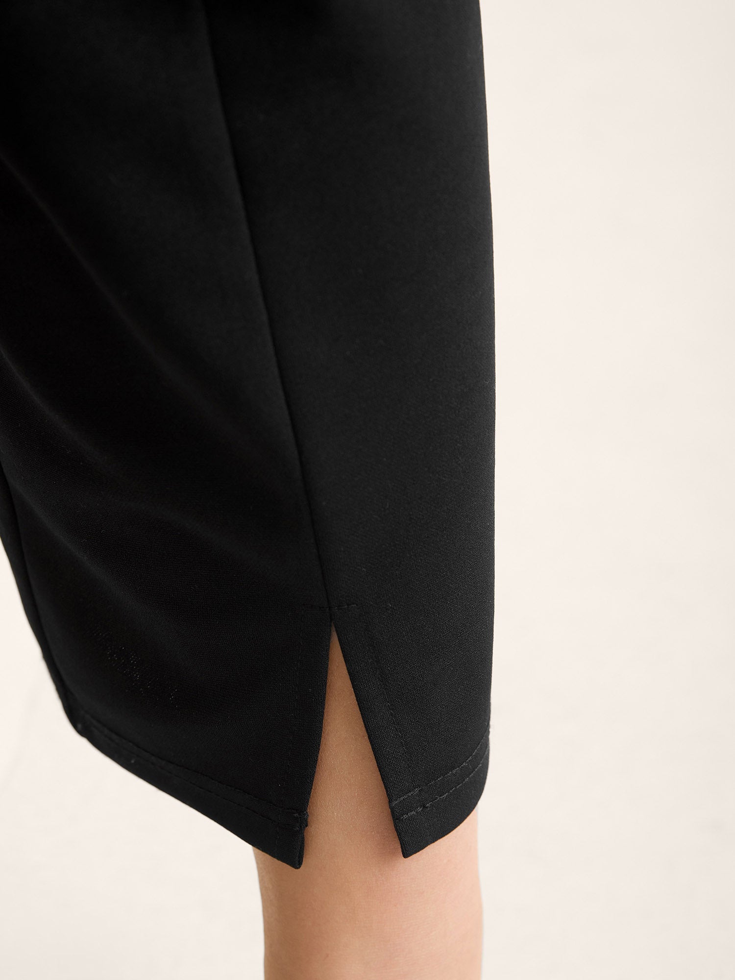 Seamed Split Hem Straight-Leg Pants
