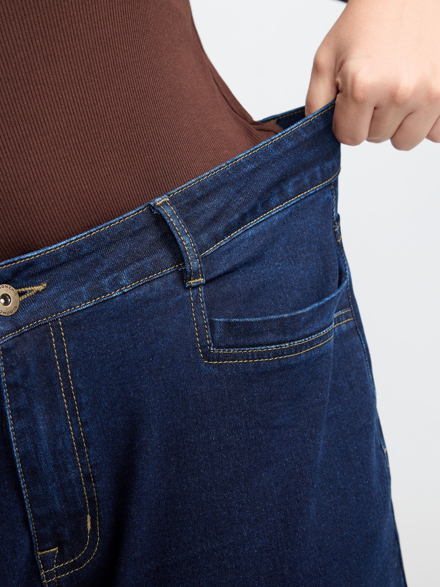 Stretchy Wide-Leg Pocket Jeans