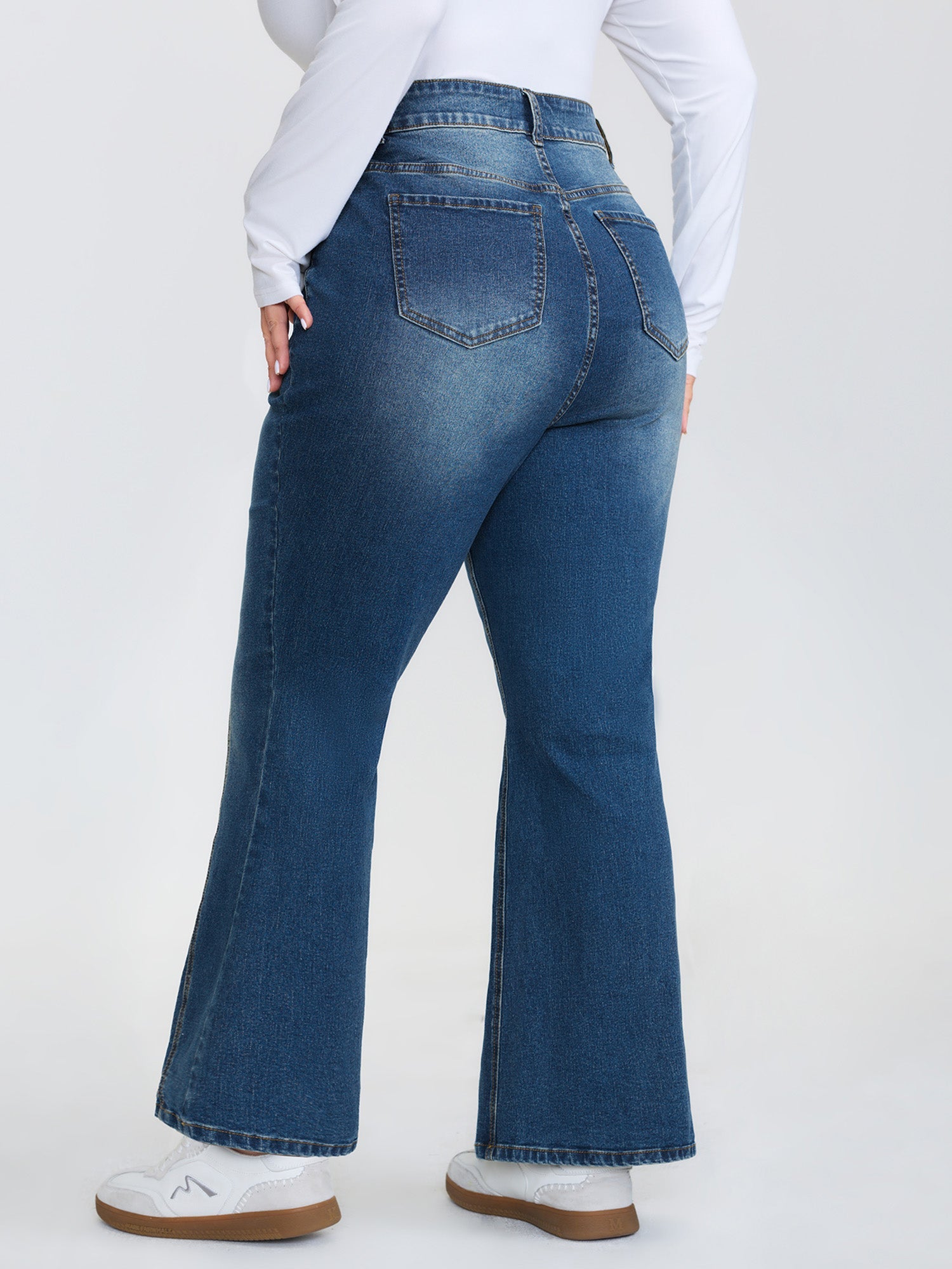 Stretchy Seamed Mid-Rise Flared Jeans