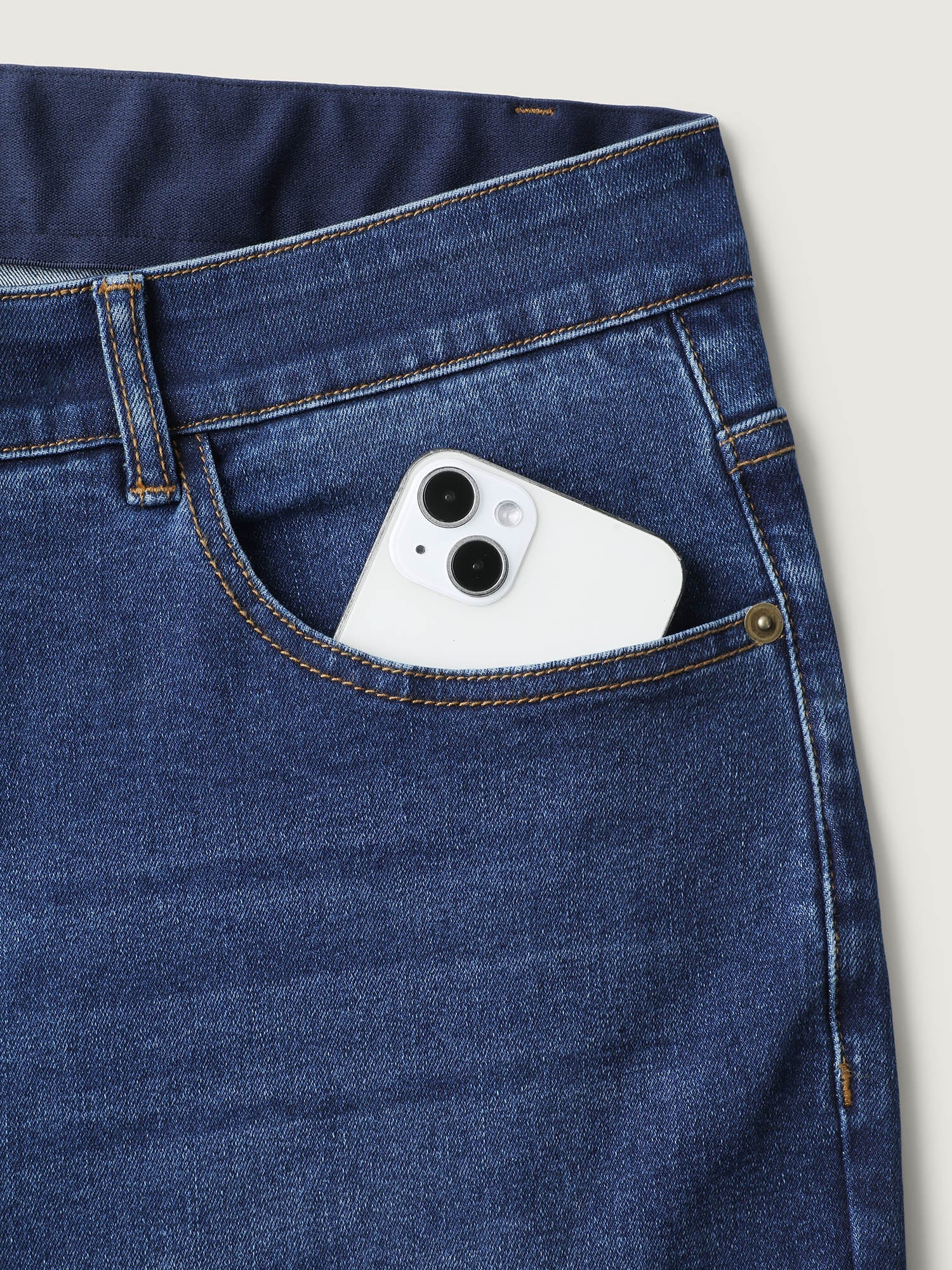 Classic Wash Stretchy Micro Flared Jeans