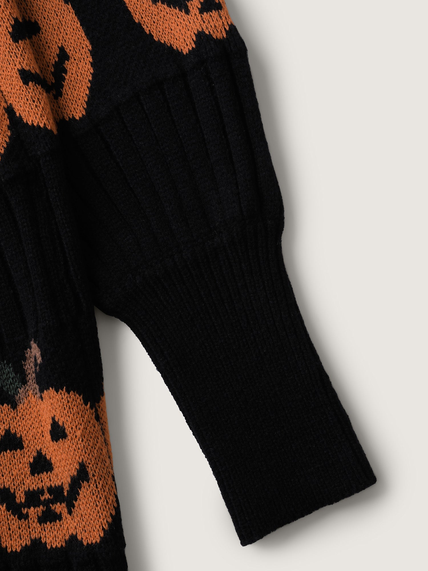 Haunted Pumpkin Print Curvy Hem Knit Cardigan