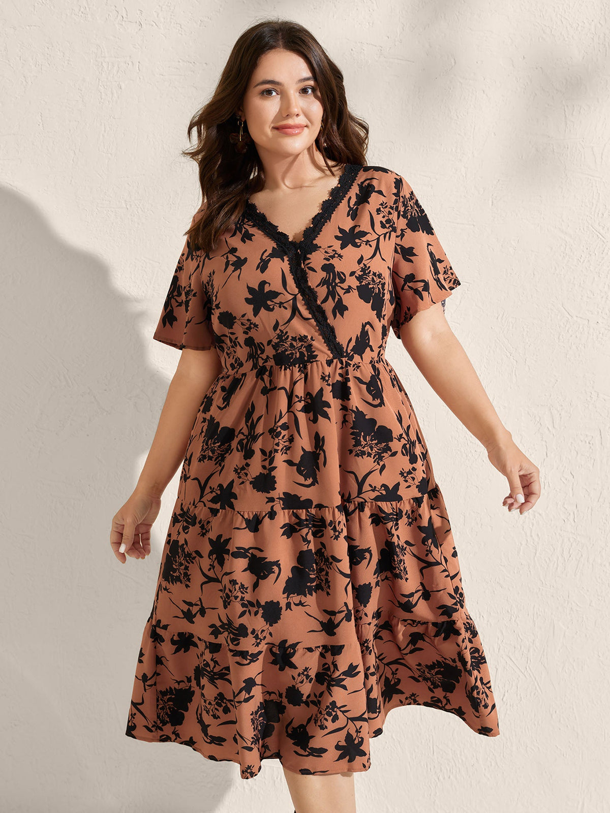 Silhouette Flower Print Contrast Surplice Midi Dress