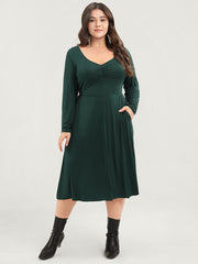 Solid Pocket Gathered V Neck Midi Dress Without Belt