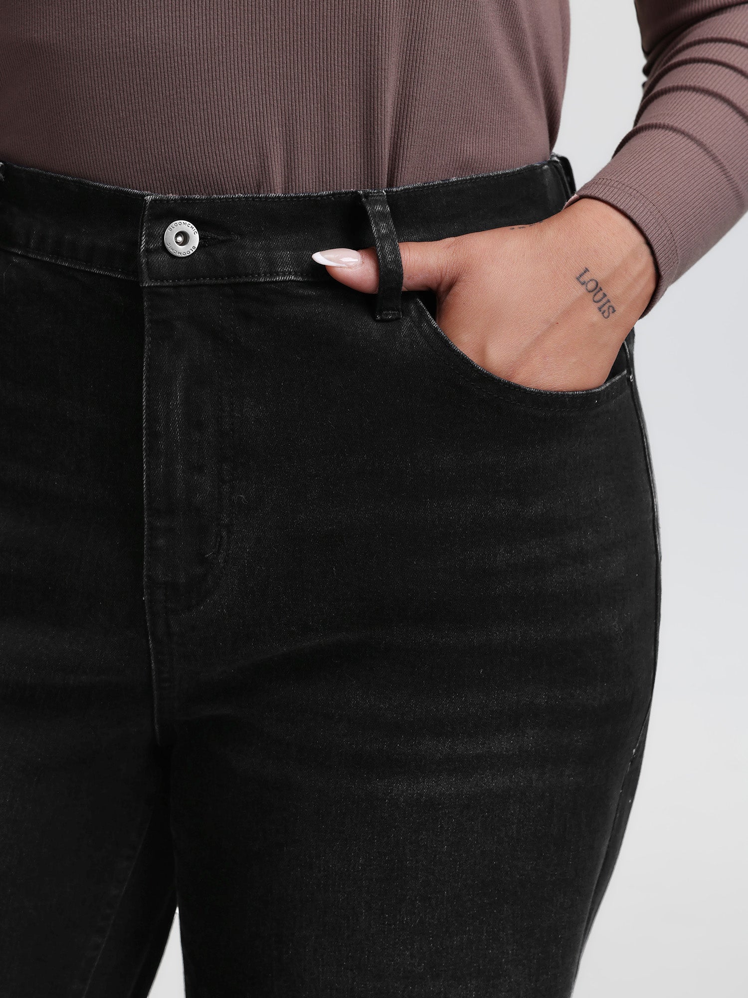 Stretchy Wide-Leg Mid-Rise Jeans