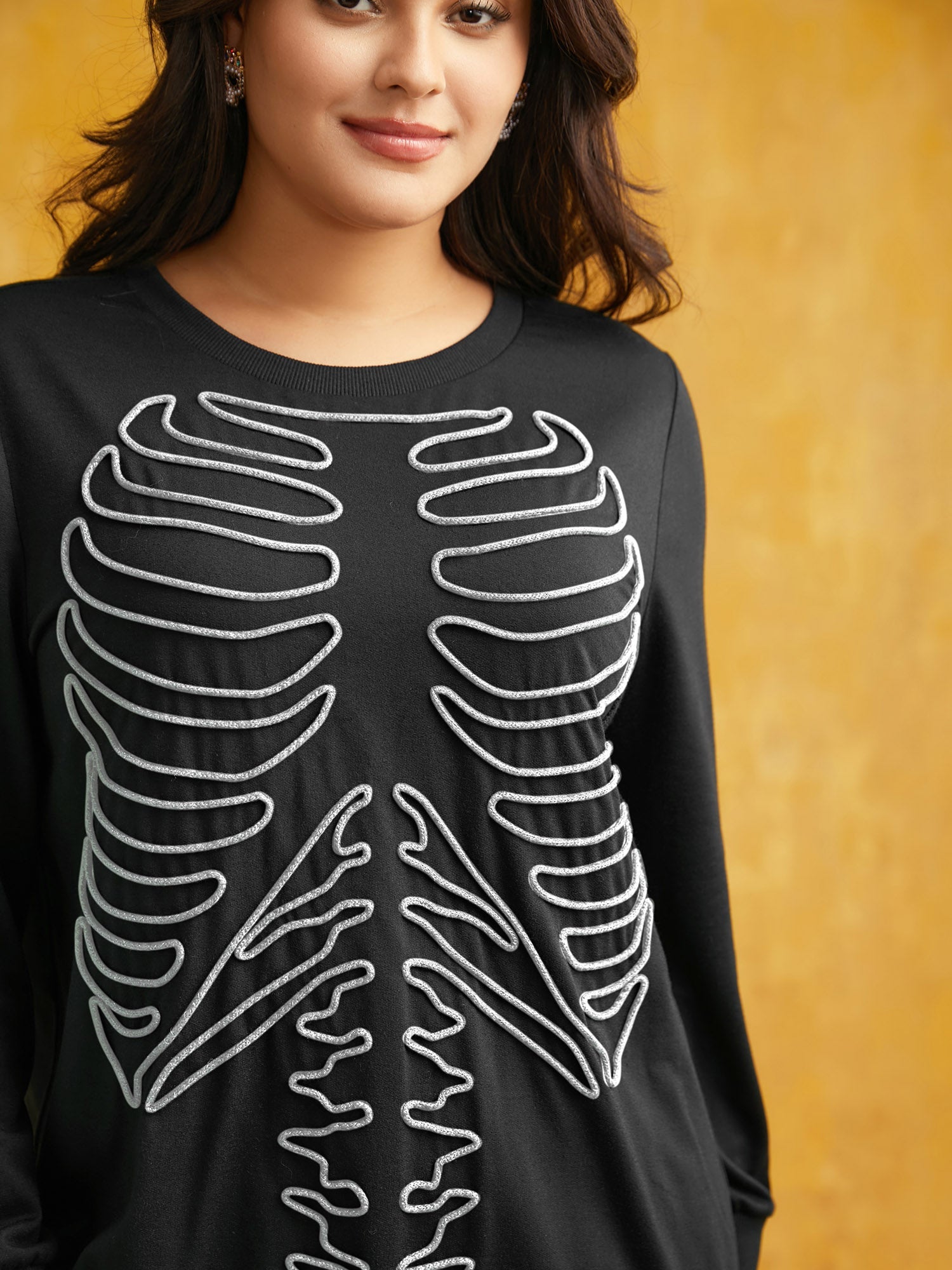 Skeleton Embroidered Crew Neck Sweatshirt