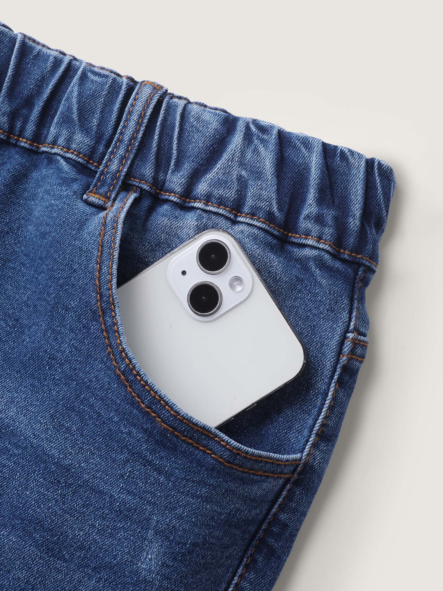 Classic Wash Stretchy Straight-Leg Jeans