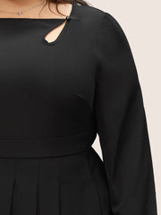 Anti-Wrinkle Asymmetrical Neck Keyhole Pleated Hem Dress