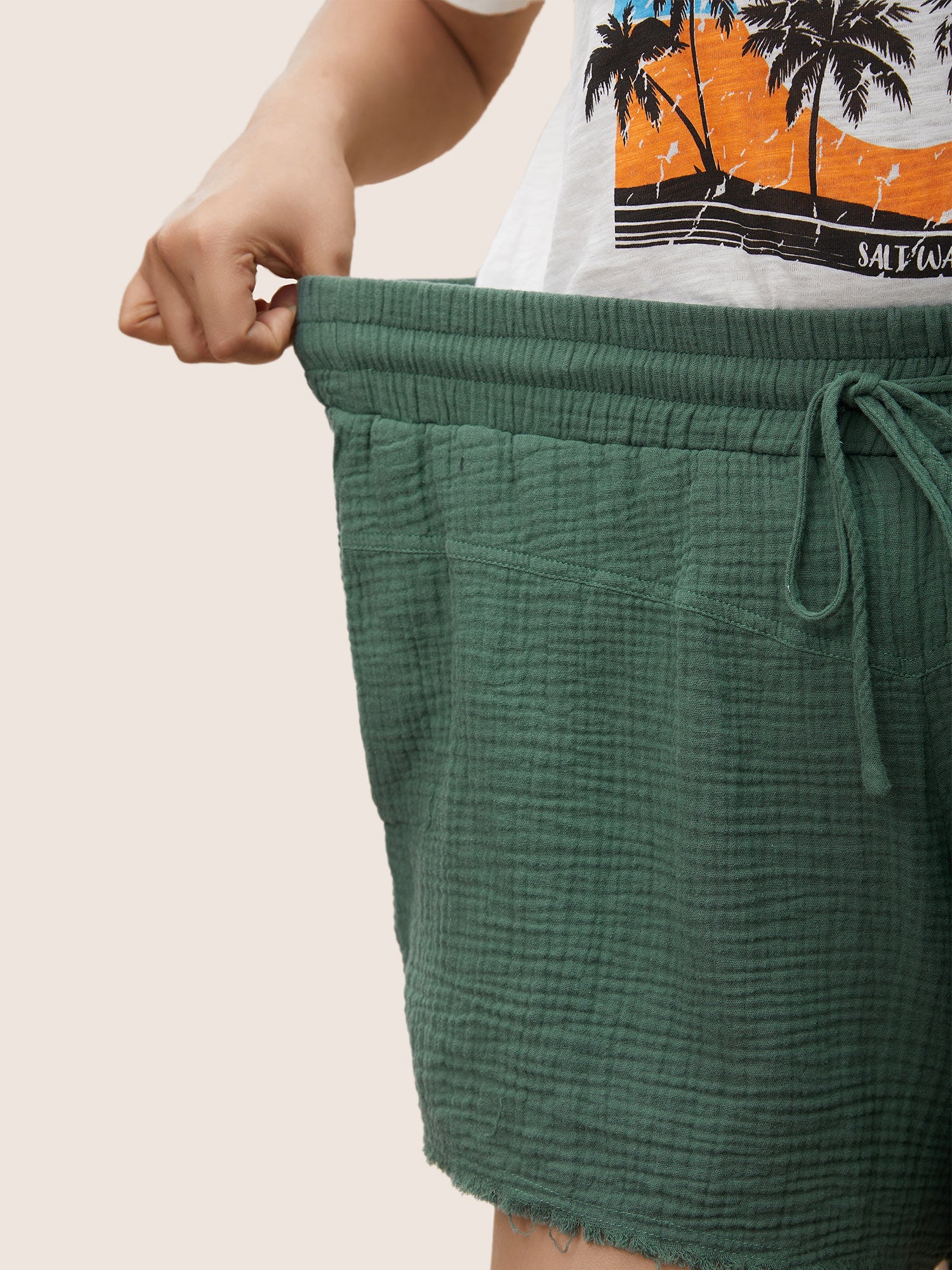 Solid Drawstring Elastic Waist Raw Hem Shorts