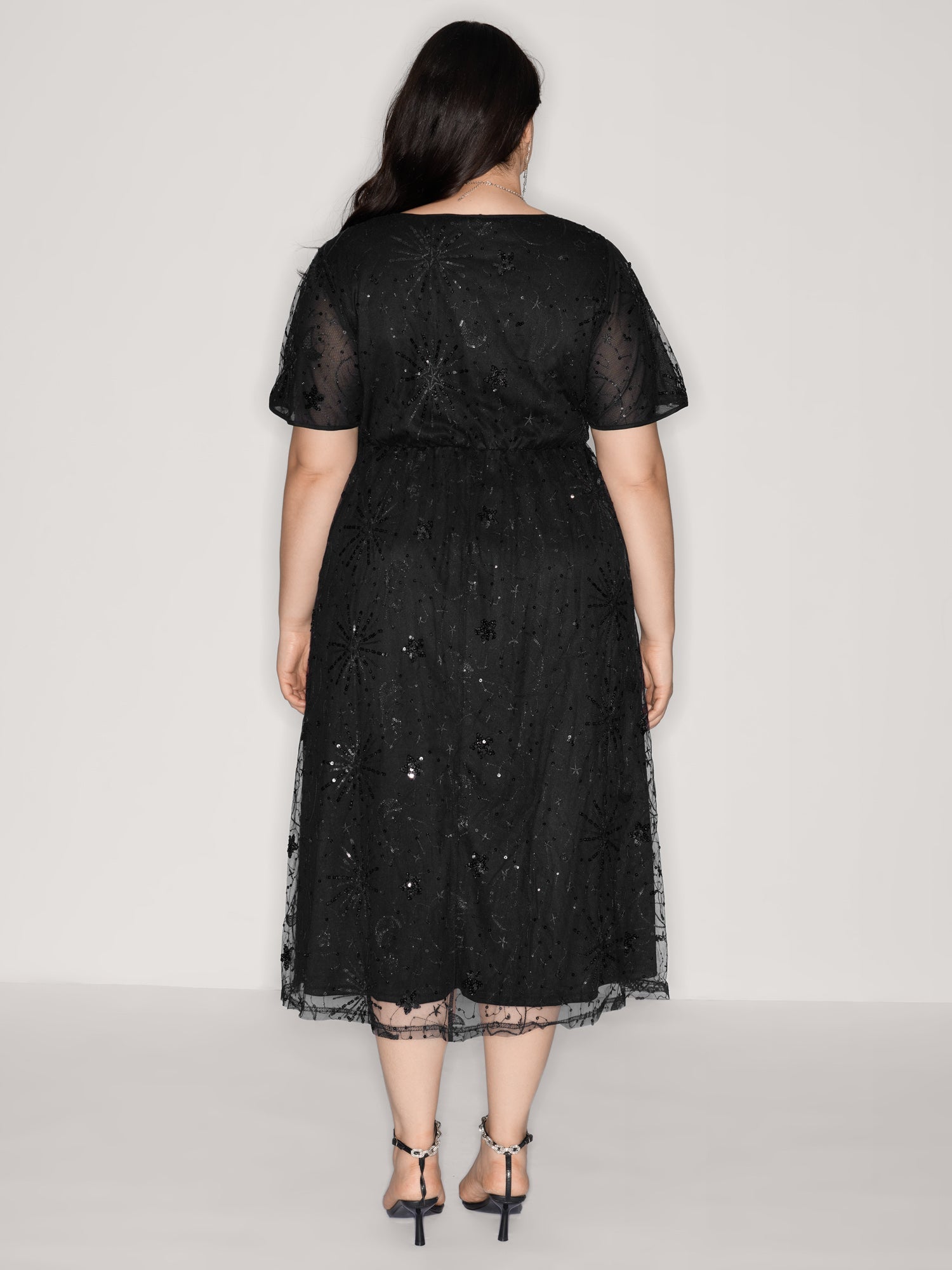 Sequin Embroidery Triangular Waist Maxi Dress