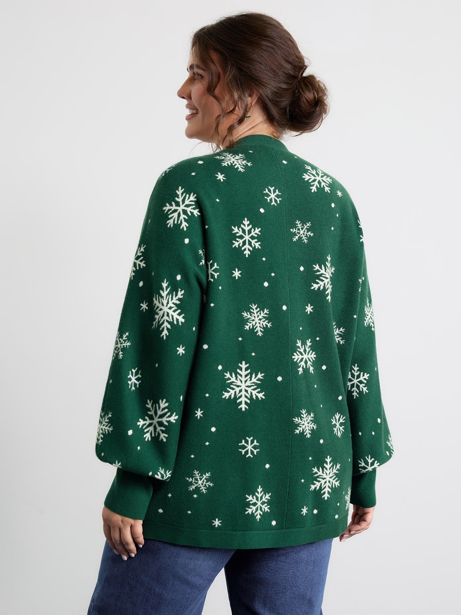 Snowflake Pattern Pockets Curvy Hem Knit Cardigan
