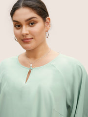 Solid Raglan Sleeve Keyhole Button Up Blouse