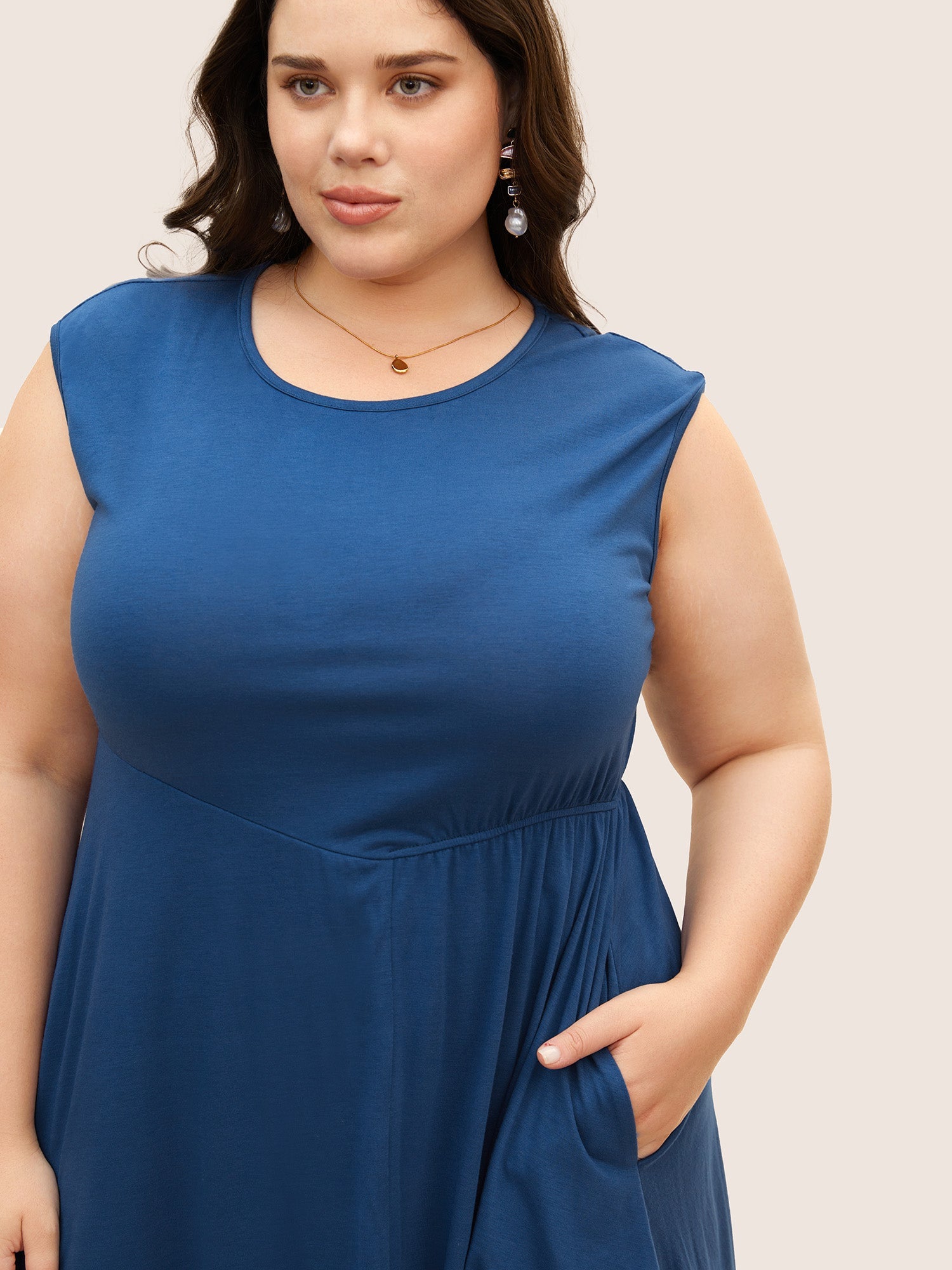 Solid Crew Neck Asymmetrical Hem Dress