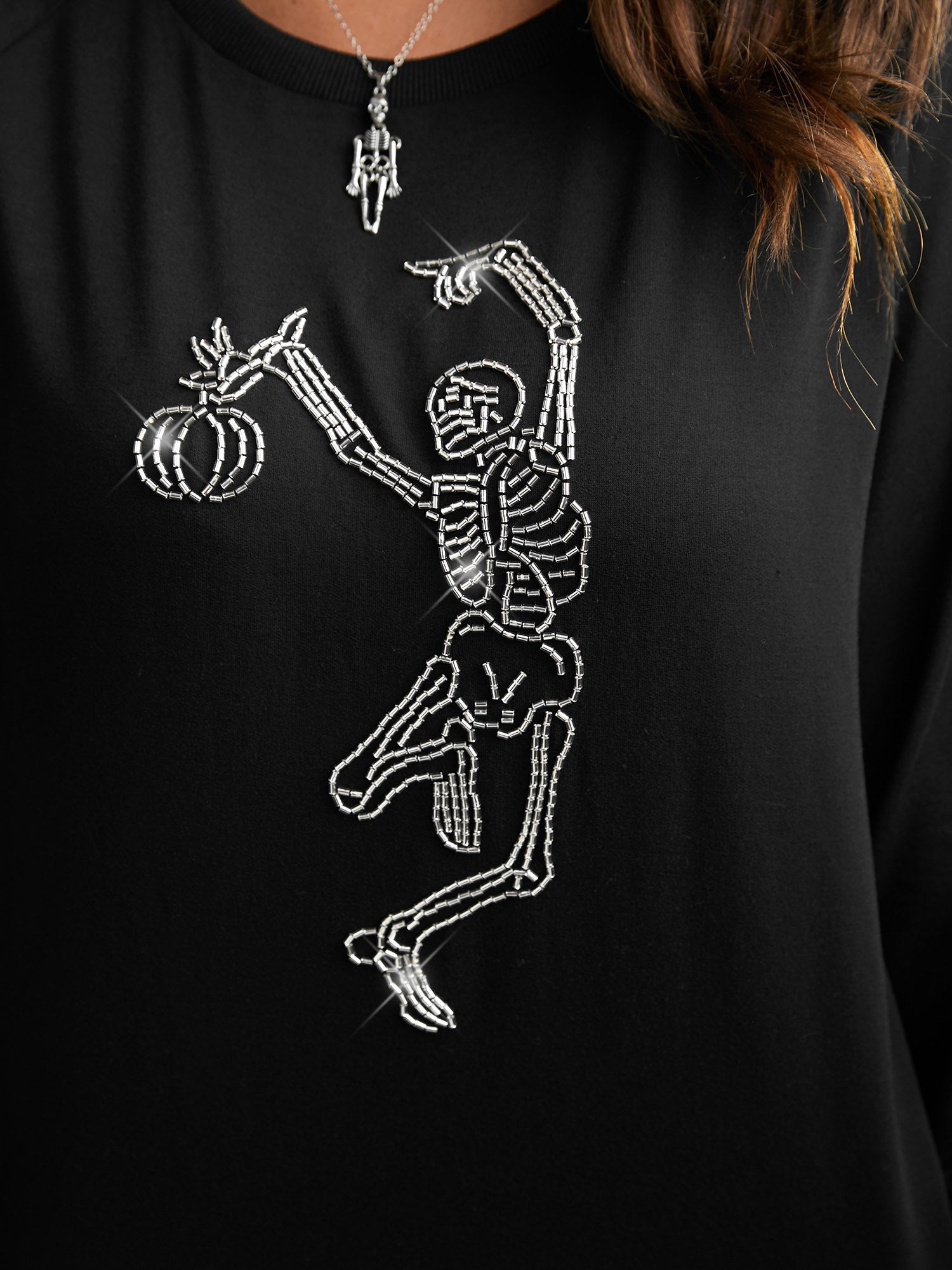 Skull Embellished Raglan Sweatshirt