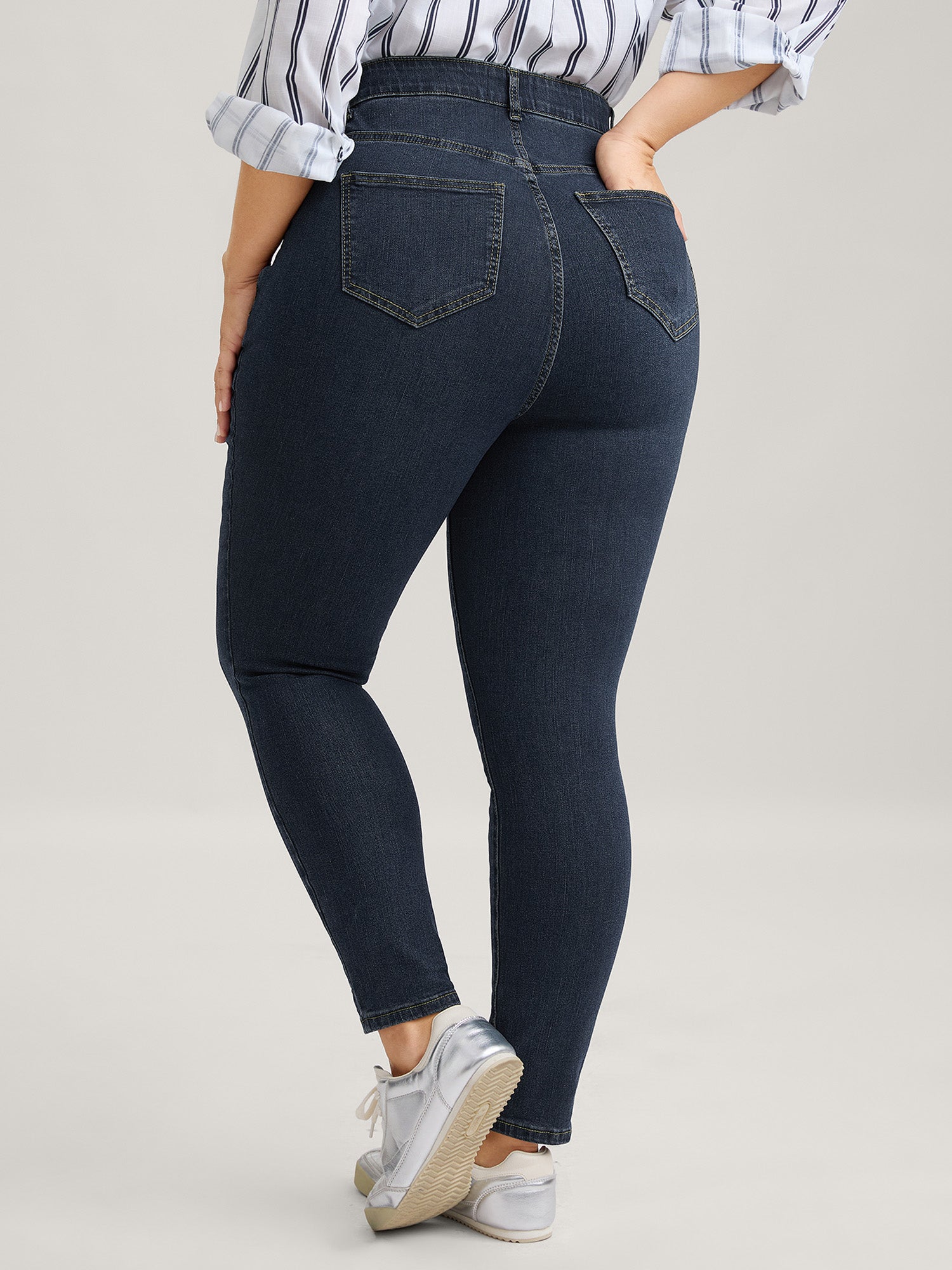 Skinny Very Stretchy High Rise Dark Wash Gap Proof Jeans