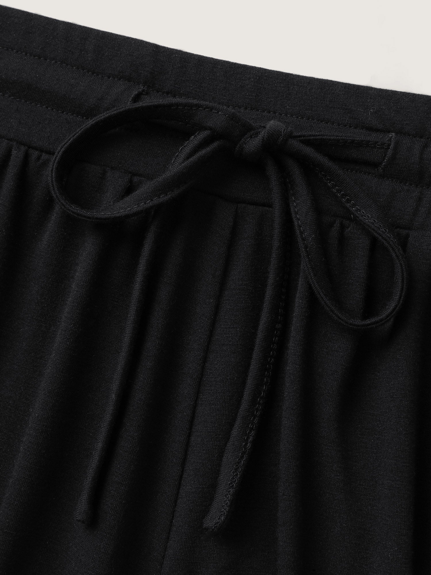 Stretchy Slit Drawstring Straight-Leg Shorts