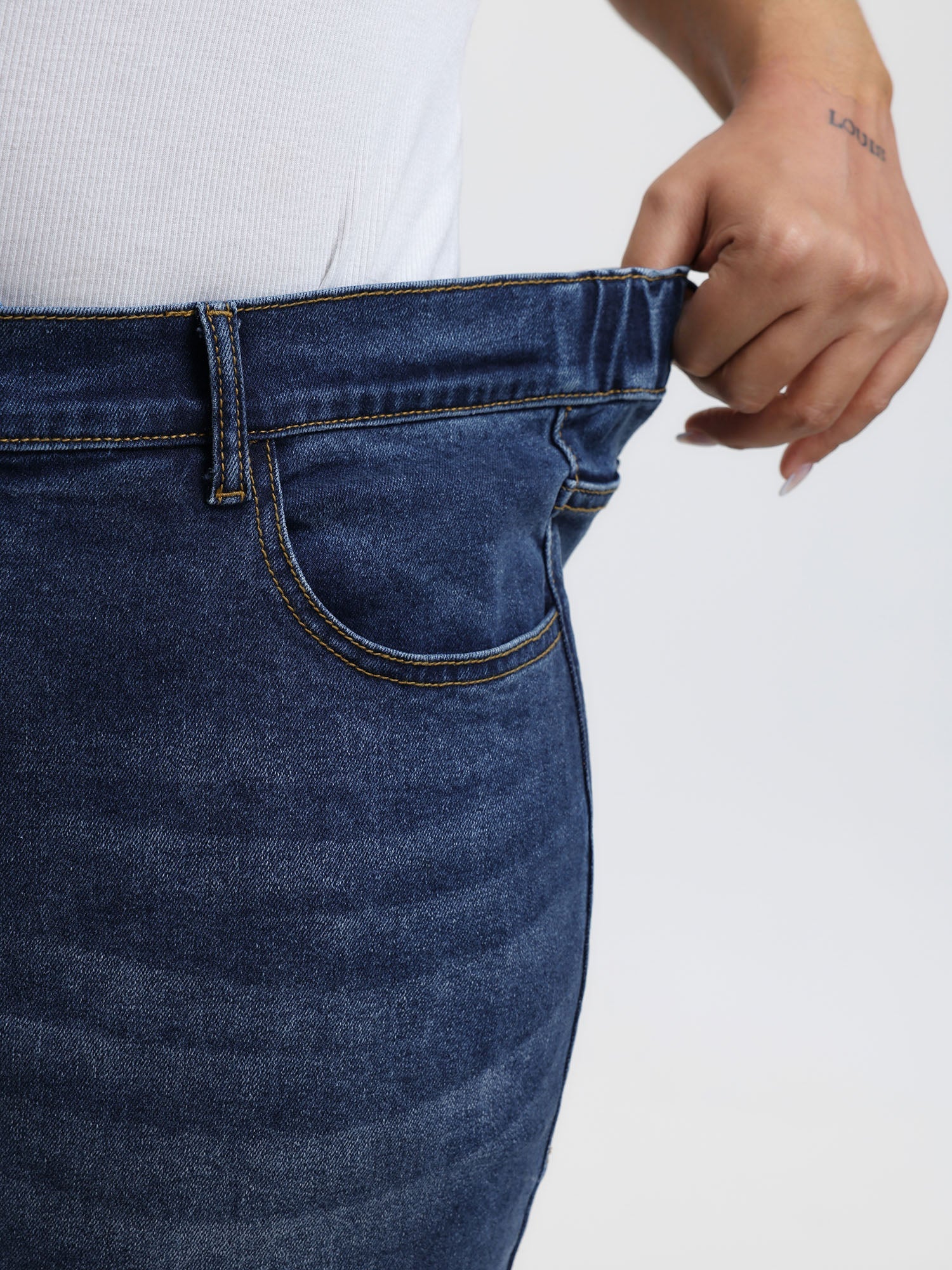 Stretchy Vintage Wash Roll Hem Jeans