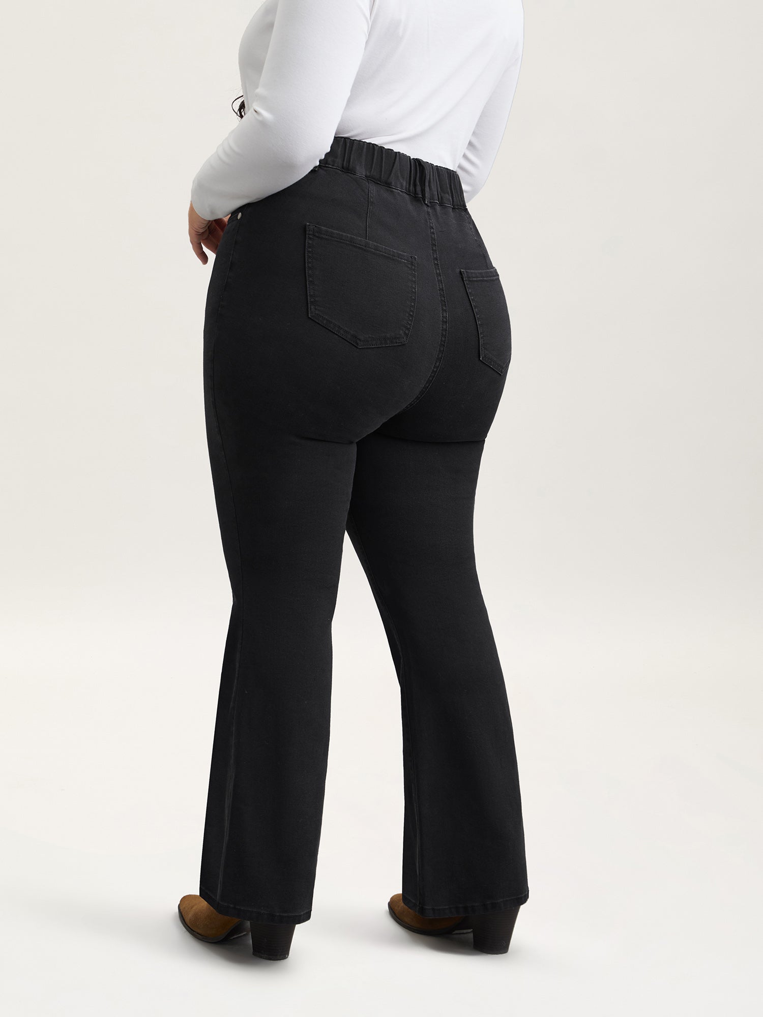 Buttons Mid-Rise Curvy Skinny-Fit Jeans