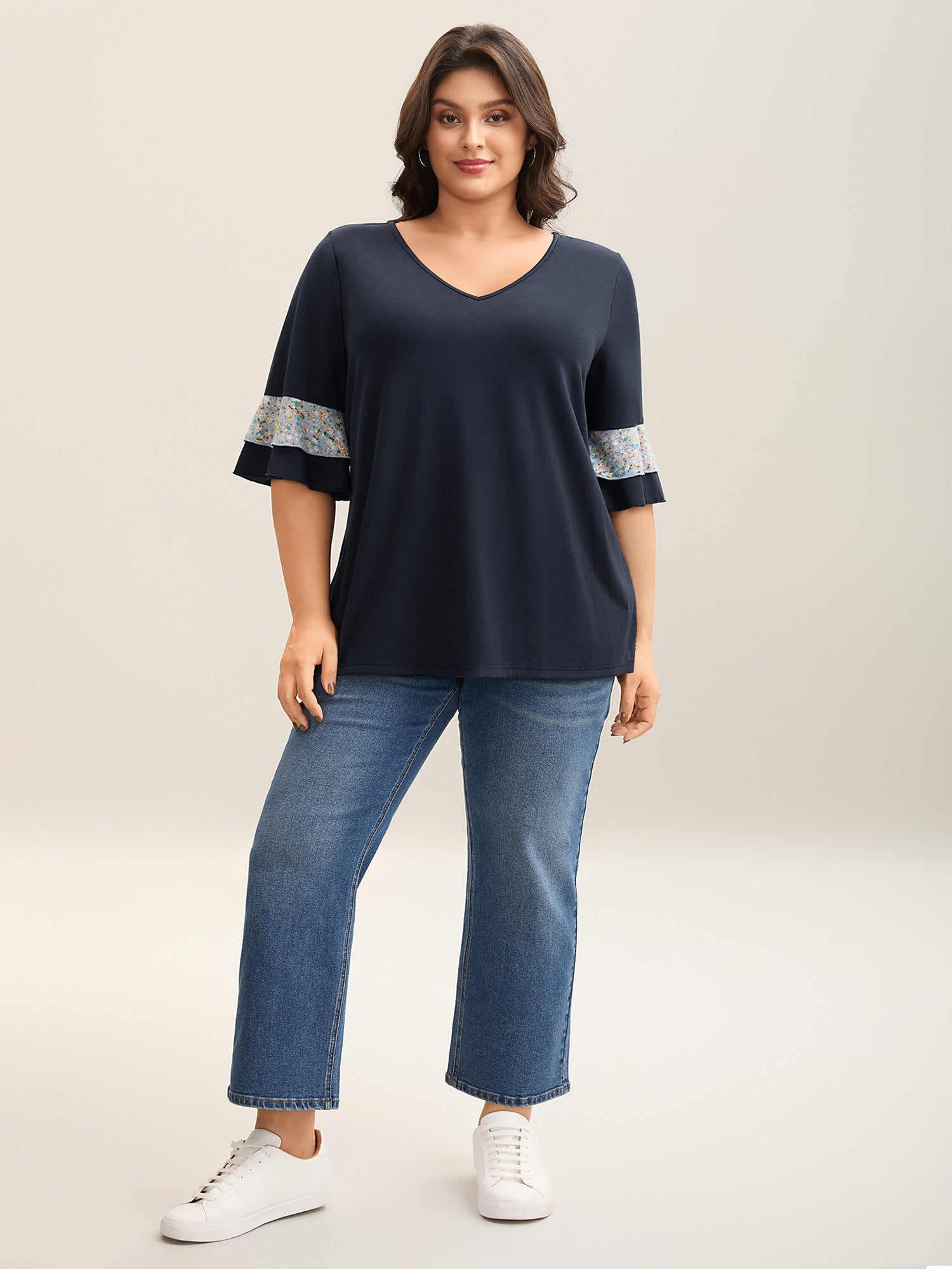 Sleeve Spliced V-Neck Fitted T-Shirt