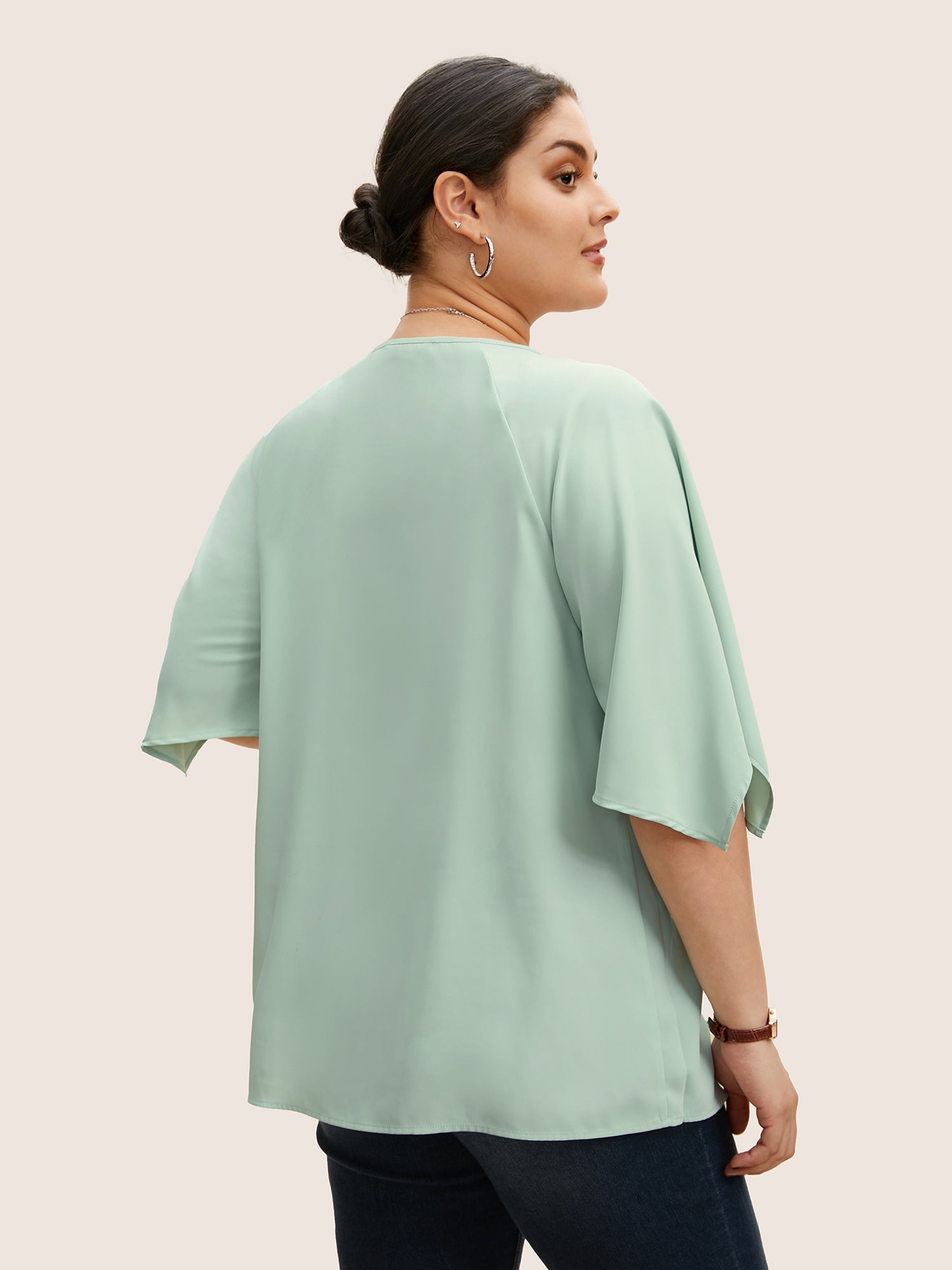 Solid Raglan Sleeve Keyhole Button Up Blouse