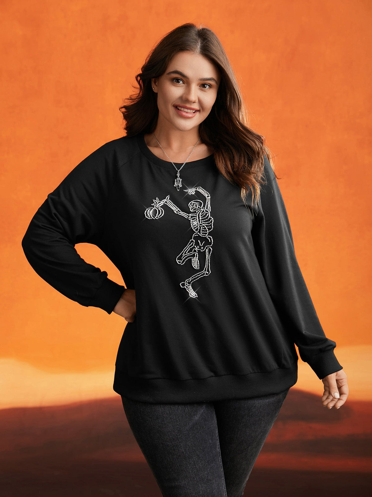 Skull Embellished Raglan Sweatshirt