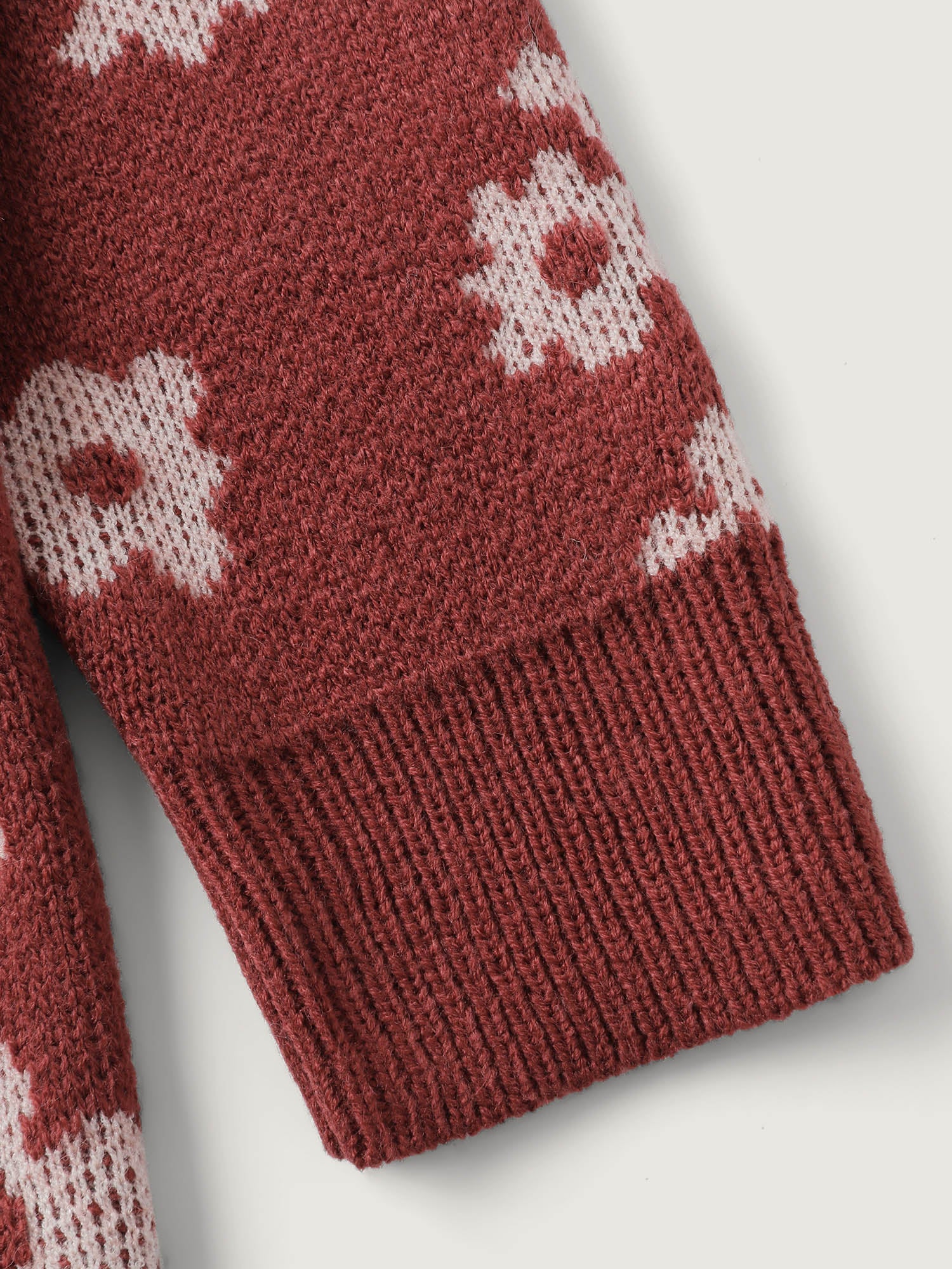 Floral Pattern Round Neck Ribbed Pullover