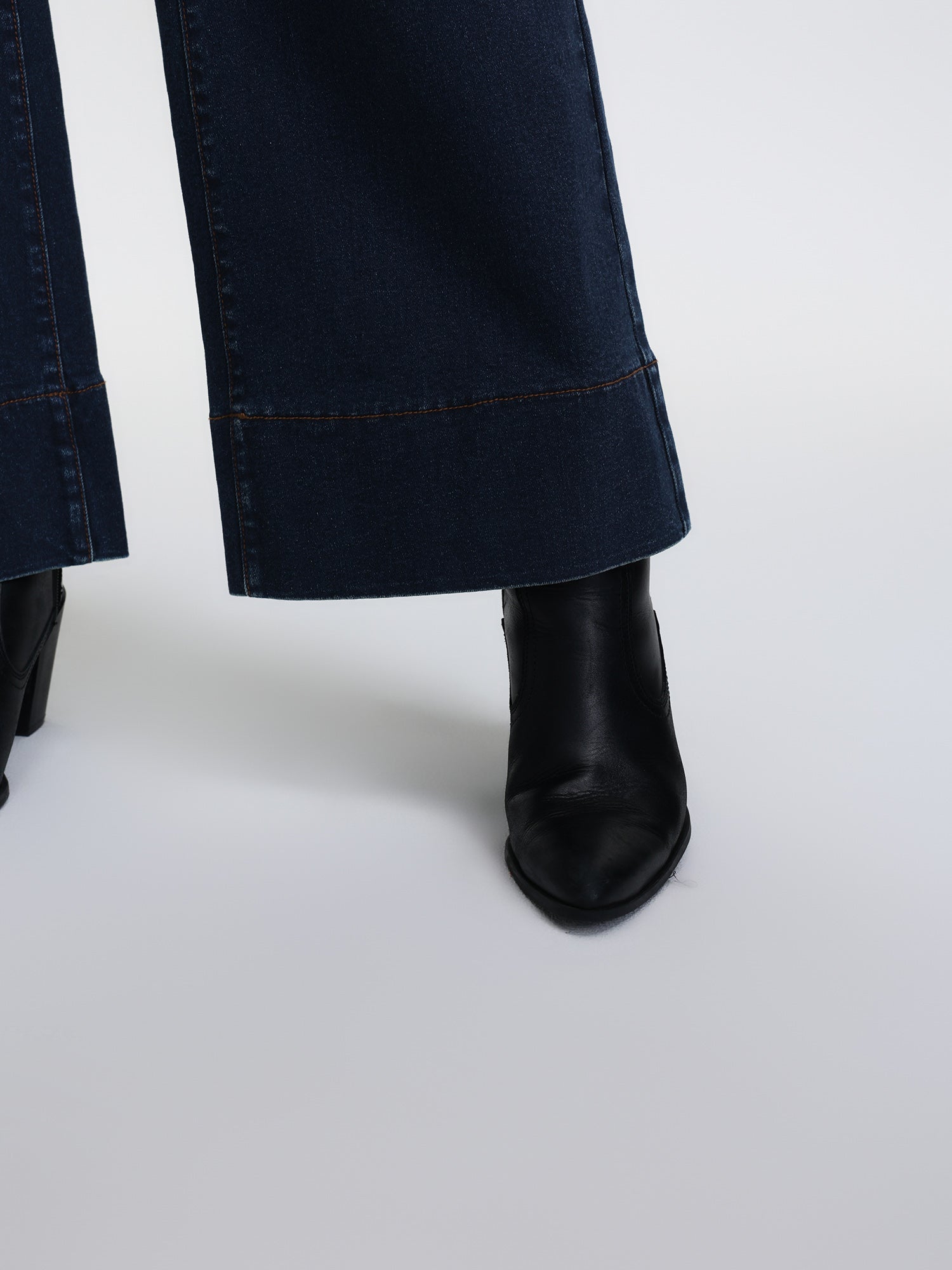 Flared Hem Easy-Fit Jeans