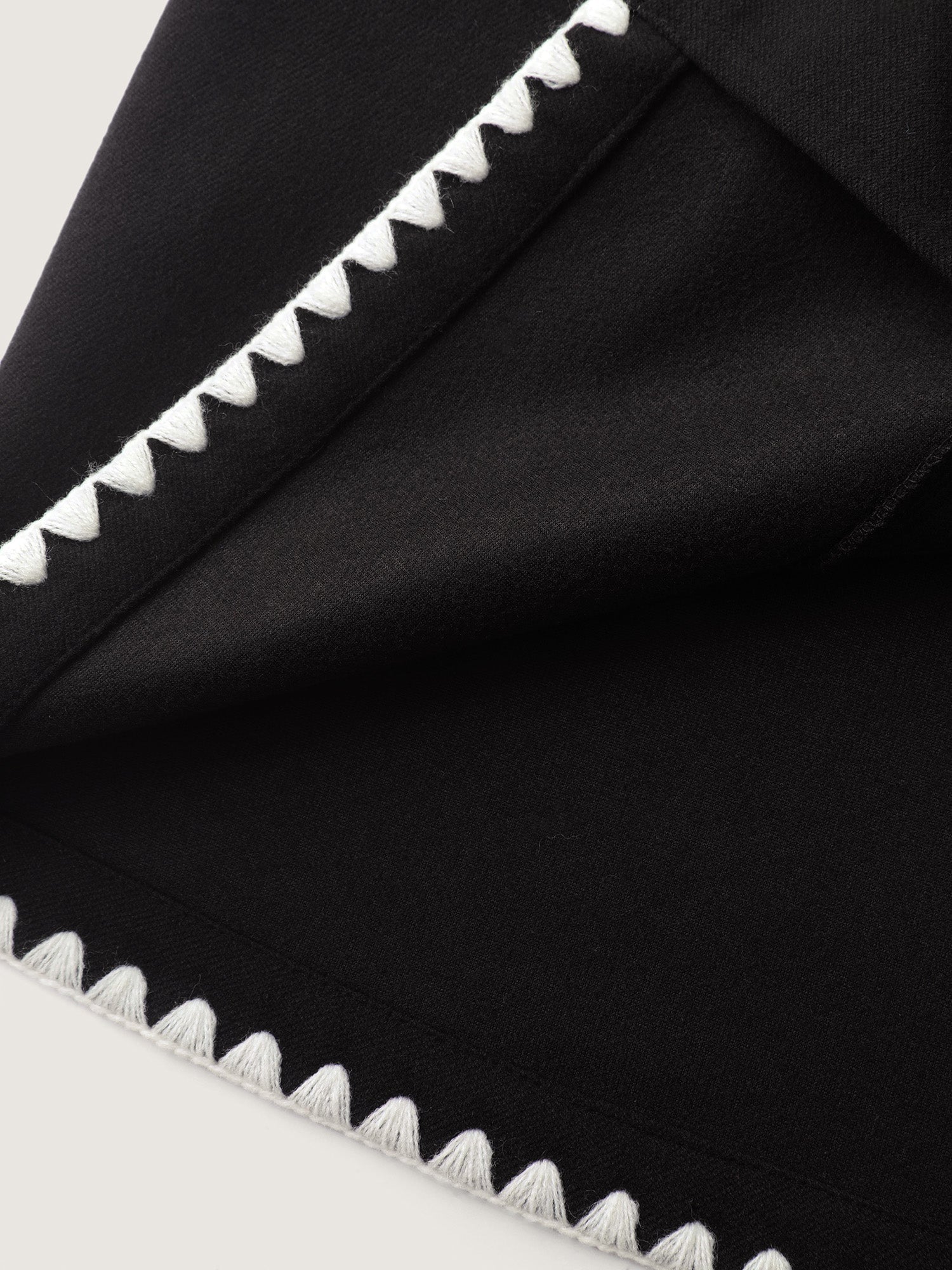 Overlock Stitch Color Contrast Belted Jacket