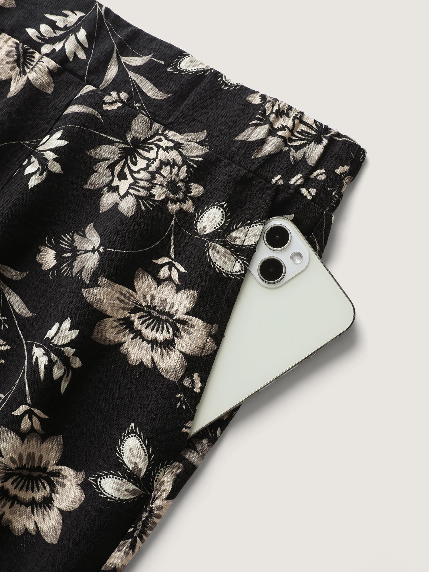 Silhouette Floral Print Wide-Leg Pants