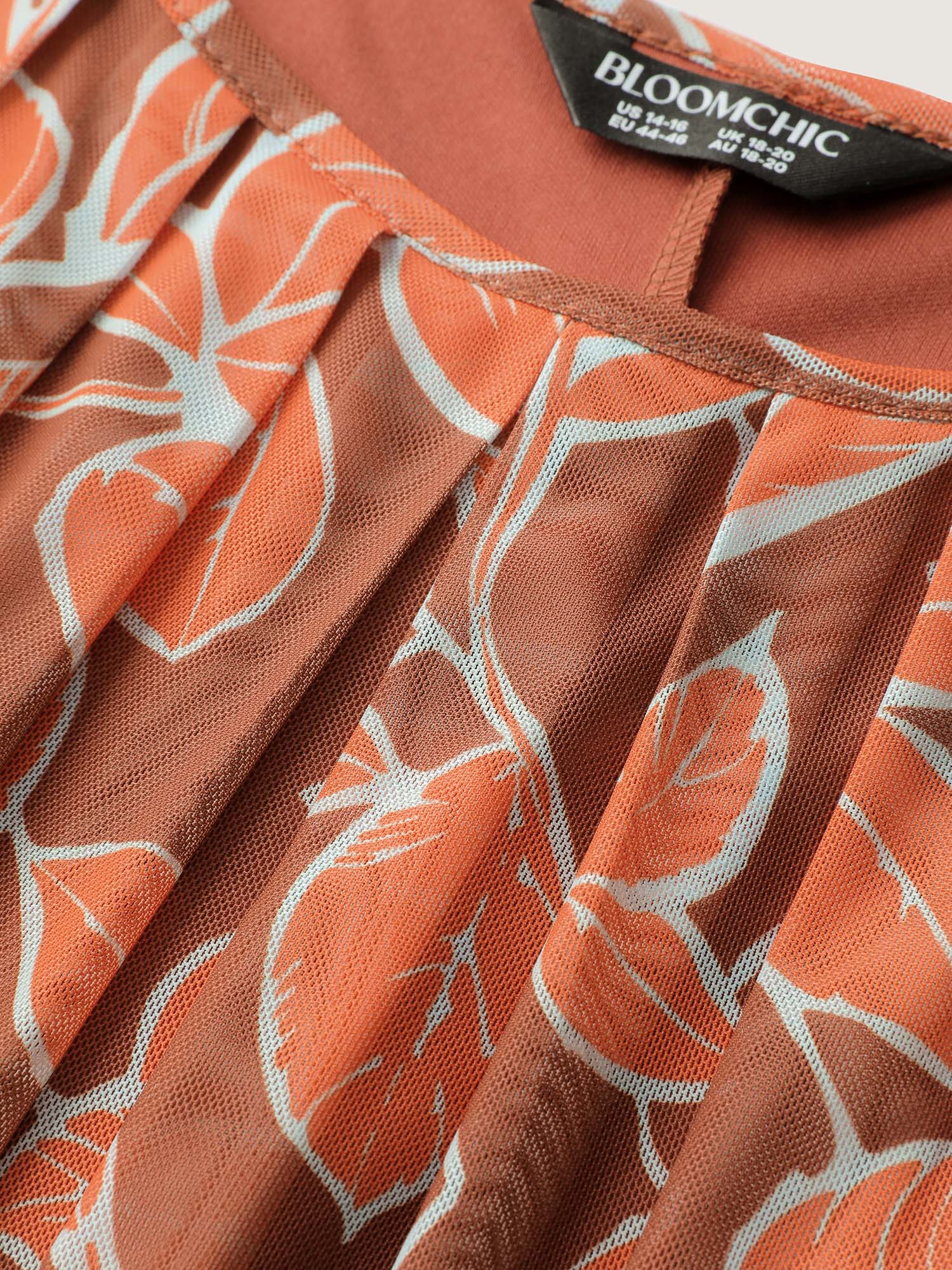 Floral Print Stretchy Mesh Pleated Tank Top