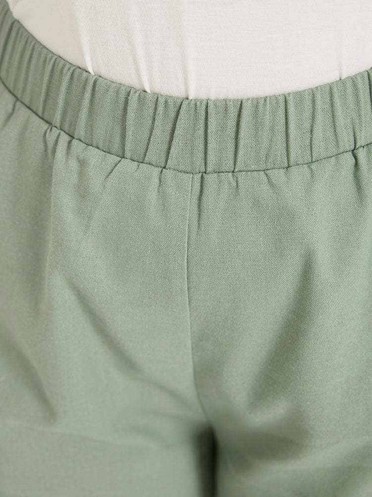 Solid Pocket Raw Edges Elastic Waist Shorts