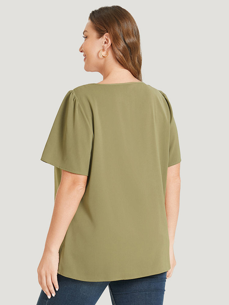 Solid Pleated Button Detail Blouse