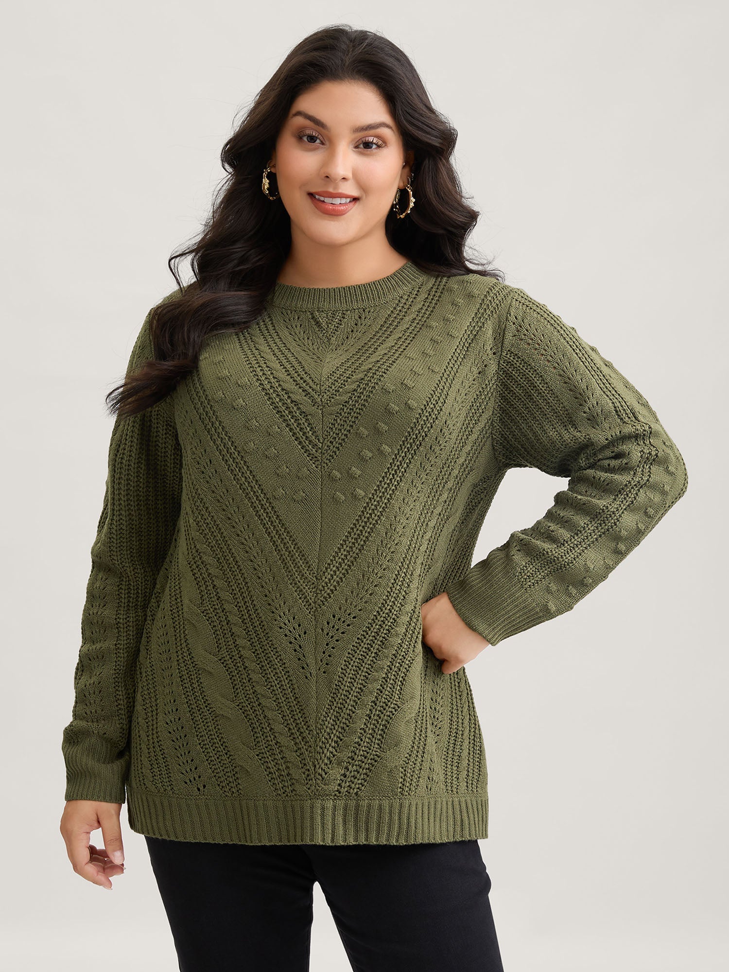 Solid Round Neck Cable Knit Pullover