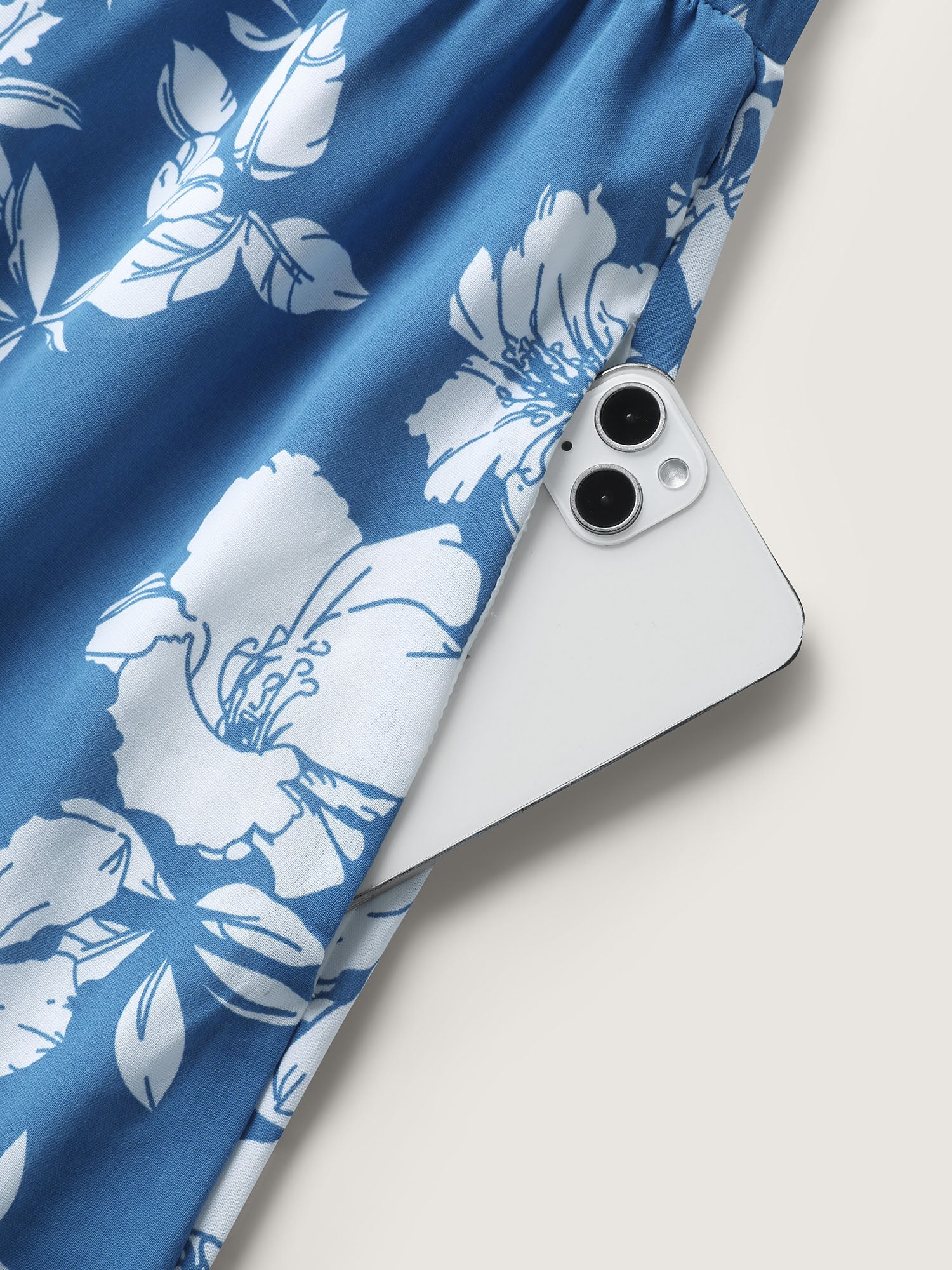 Silhouette Flower Stretchy Waist Pleated Midi Dress