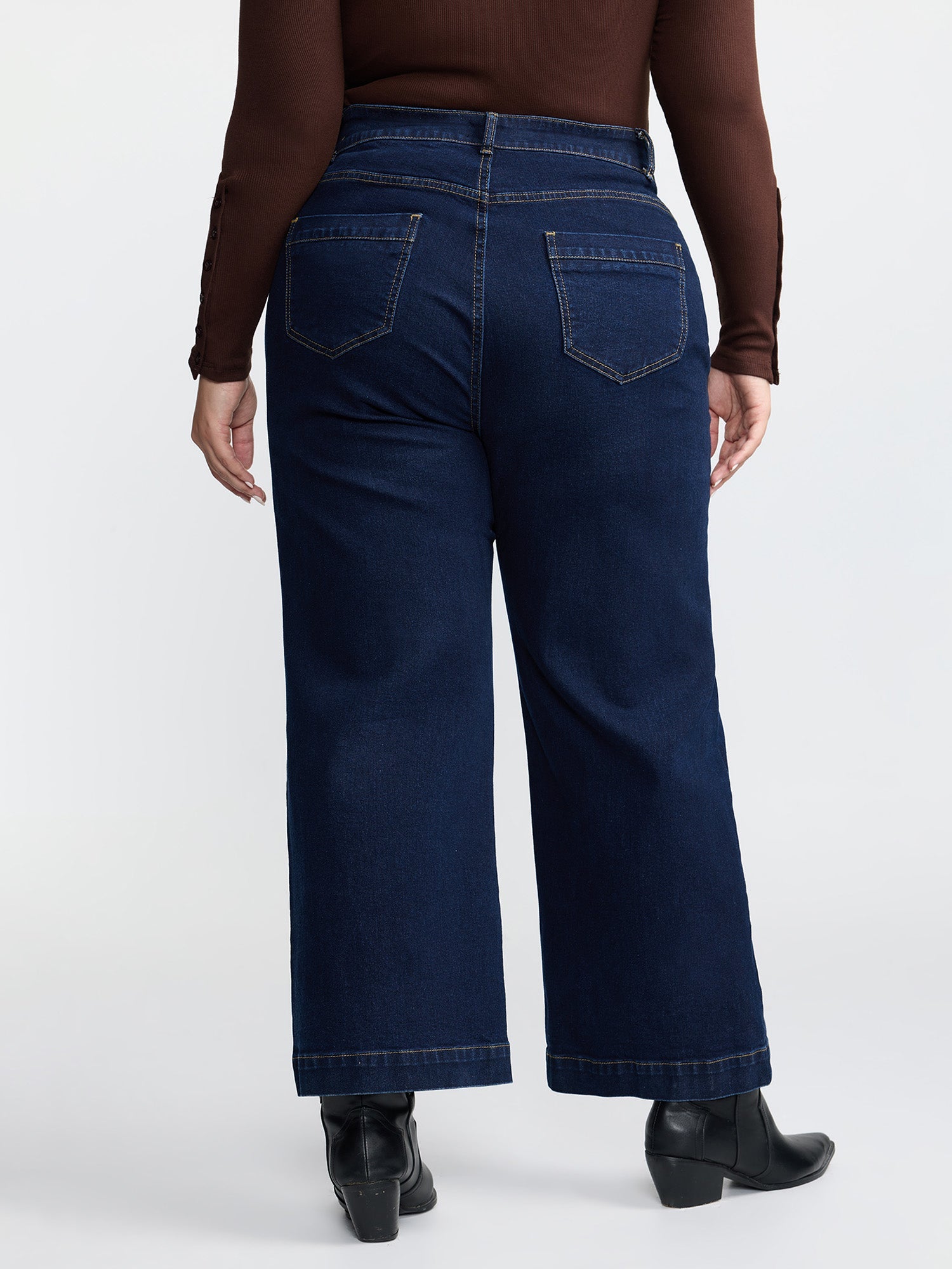 Stretchy Wide-Leg Pocket Jeans